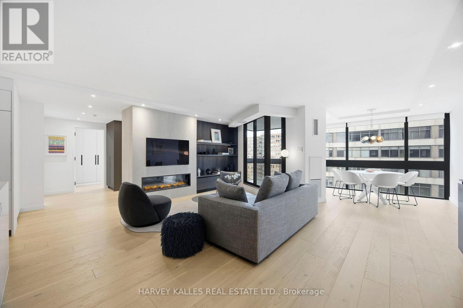 1004 - 15 Mcmurrich Street, Toronto, Ontario  M5R 3M6 - Photo 6 - C12746464