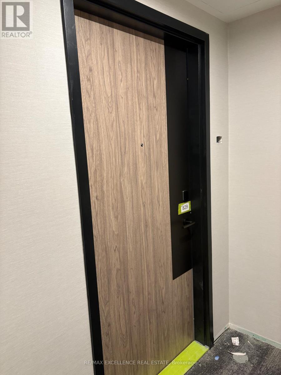 829 - 1007 The Queensway, Toronto, Ontario  M8Z 0H4 - Photo 5 - W12745354