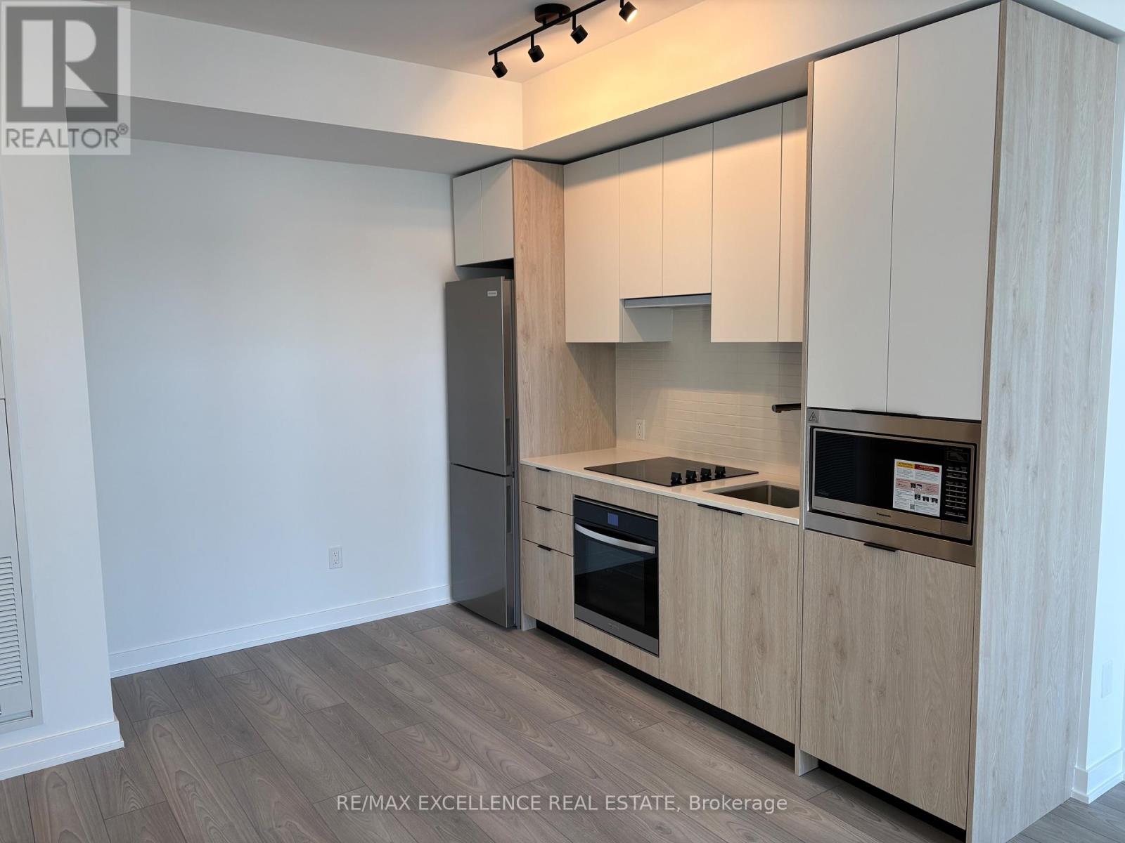 829 - 1007 The Queensway, Toronto, Ontario  M8Z 0H4 - Photo 8 - W12745354