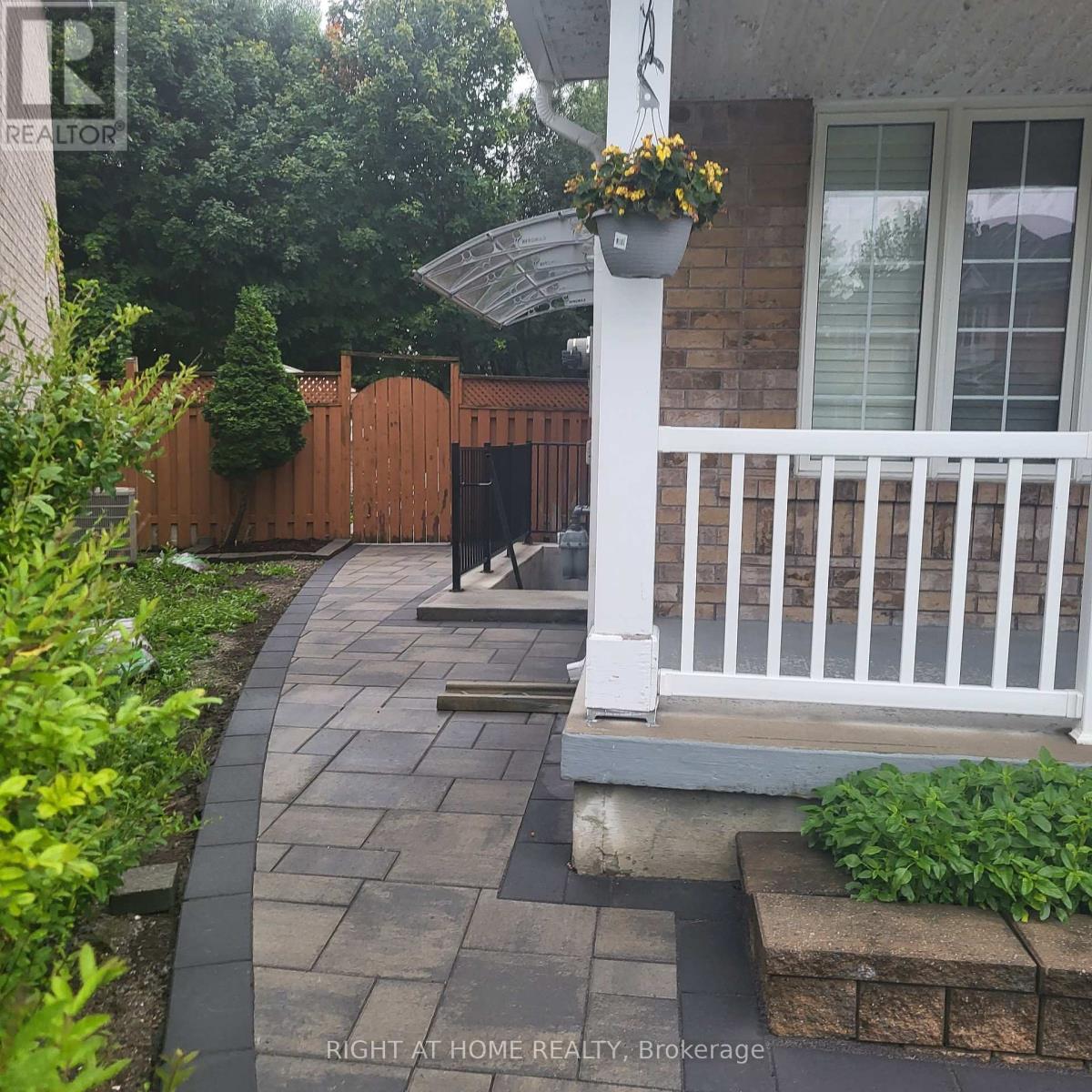 BSMT - 75 GRACKLE TRAIL S, Toronto, Ontario