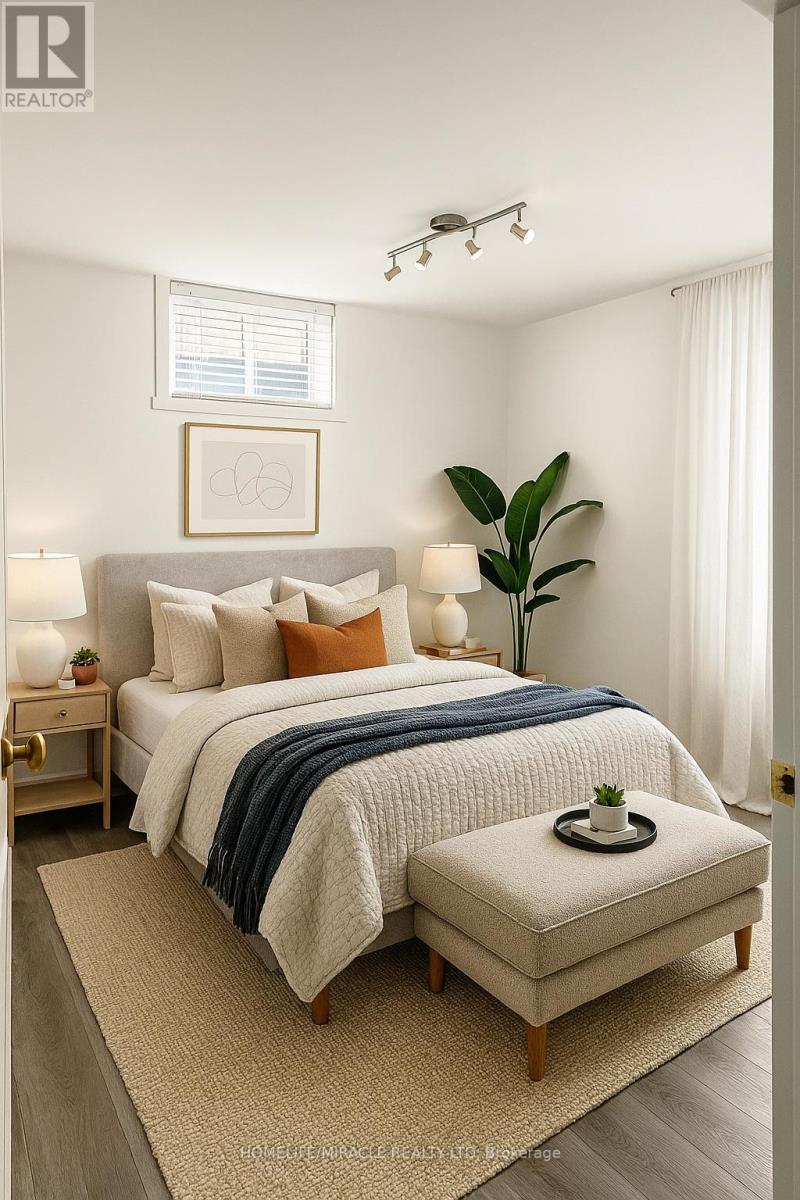 42 Dashwood Crescent, Toronto, Ontario  M9V 2N8 - Photo 2 - W12746666