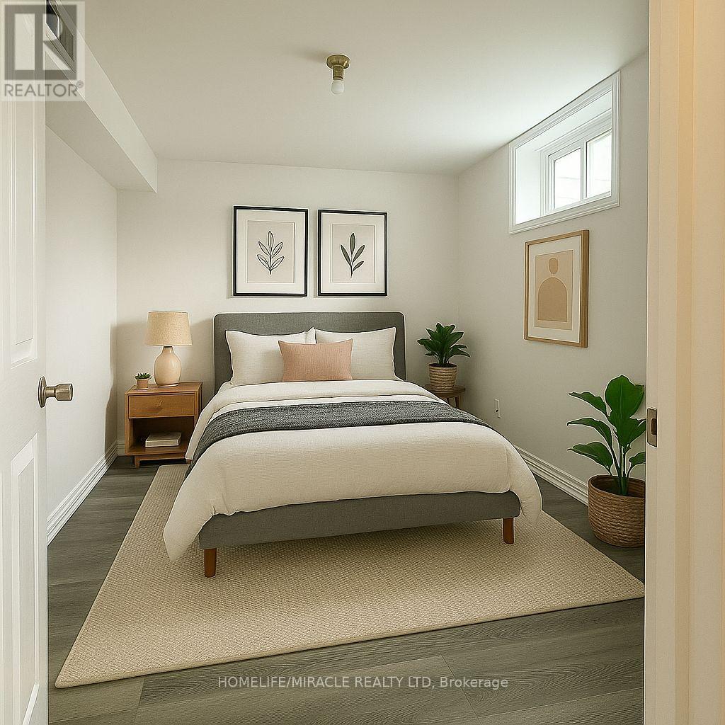 42 Dashwood Crescent, Toronto, Ontario  M9V 2N8 - Photo 4 - W12746666