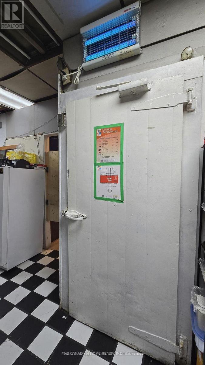 1443 Main Street E, Hamilton, Ontario  L8K 1C4 - Photo 10 - X12746658