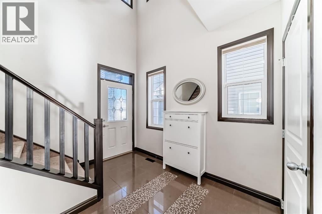 201 Sherwood Heights Nw, Calgary, Alberta  T3R 0L4 - Photo 3 - A2282059