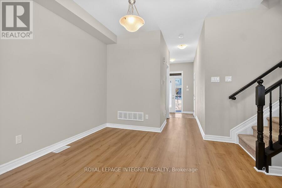 168 Bandelier Way, Ottawa, Ontario K2S 2J5 - Photo 7 - X12746698