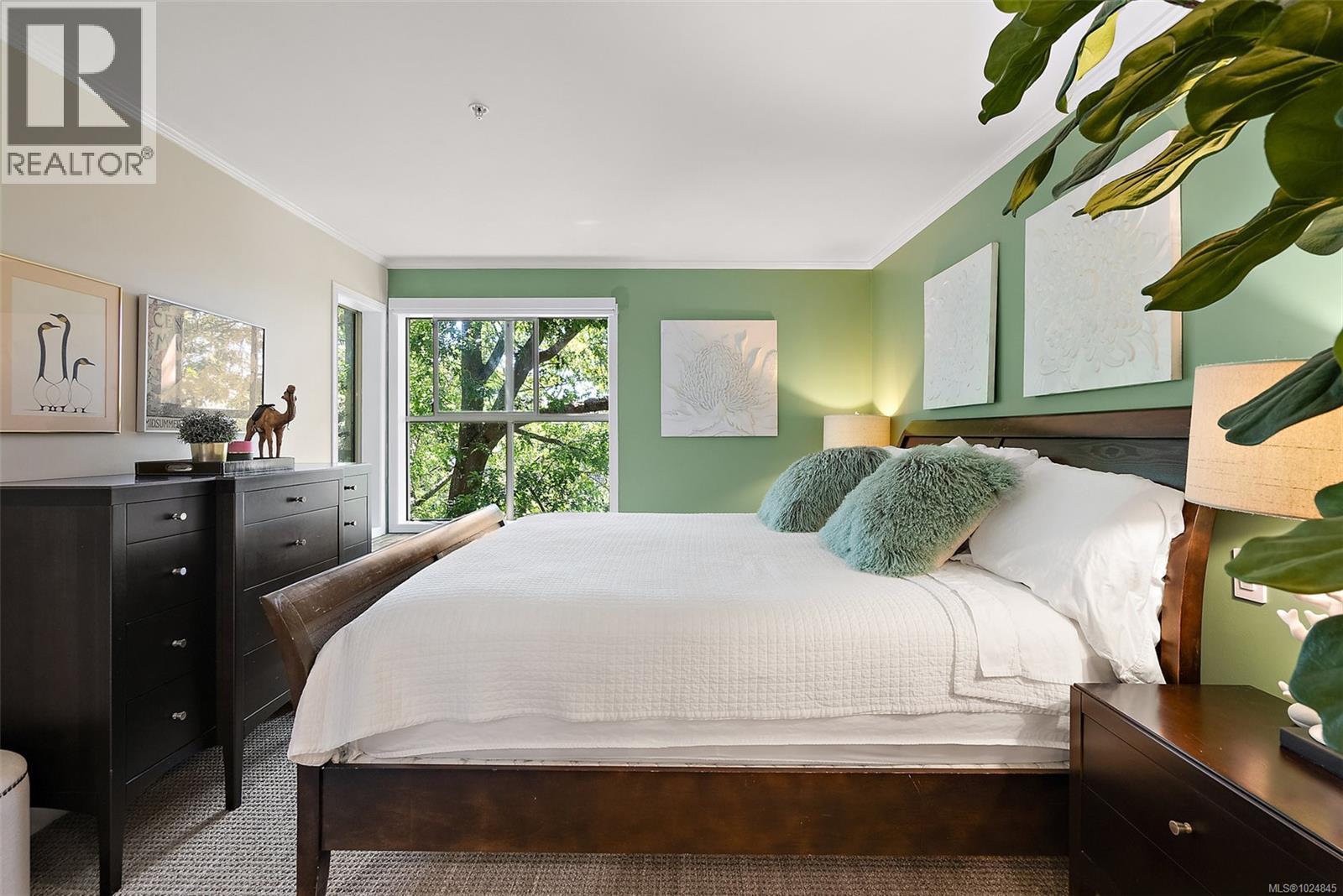 305 3363 Glasgow Ave, Saanich, British Columbia V8X 1M5 - Photo 11 - 1024845