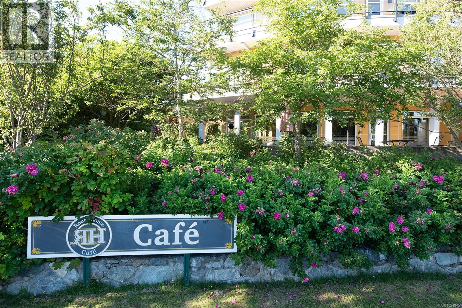 305 3363 Glasgow Ave, Saanich, British Columbia V8X 1M5 - Photo 23 - 1024845