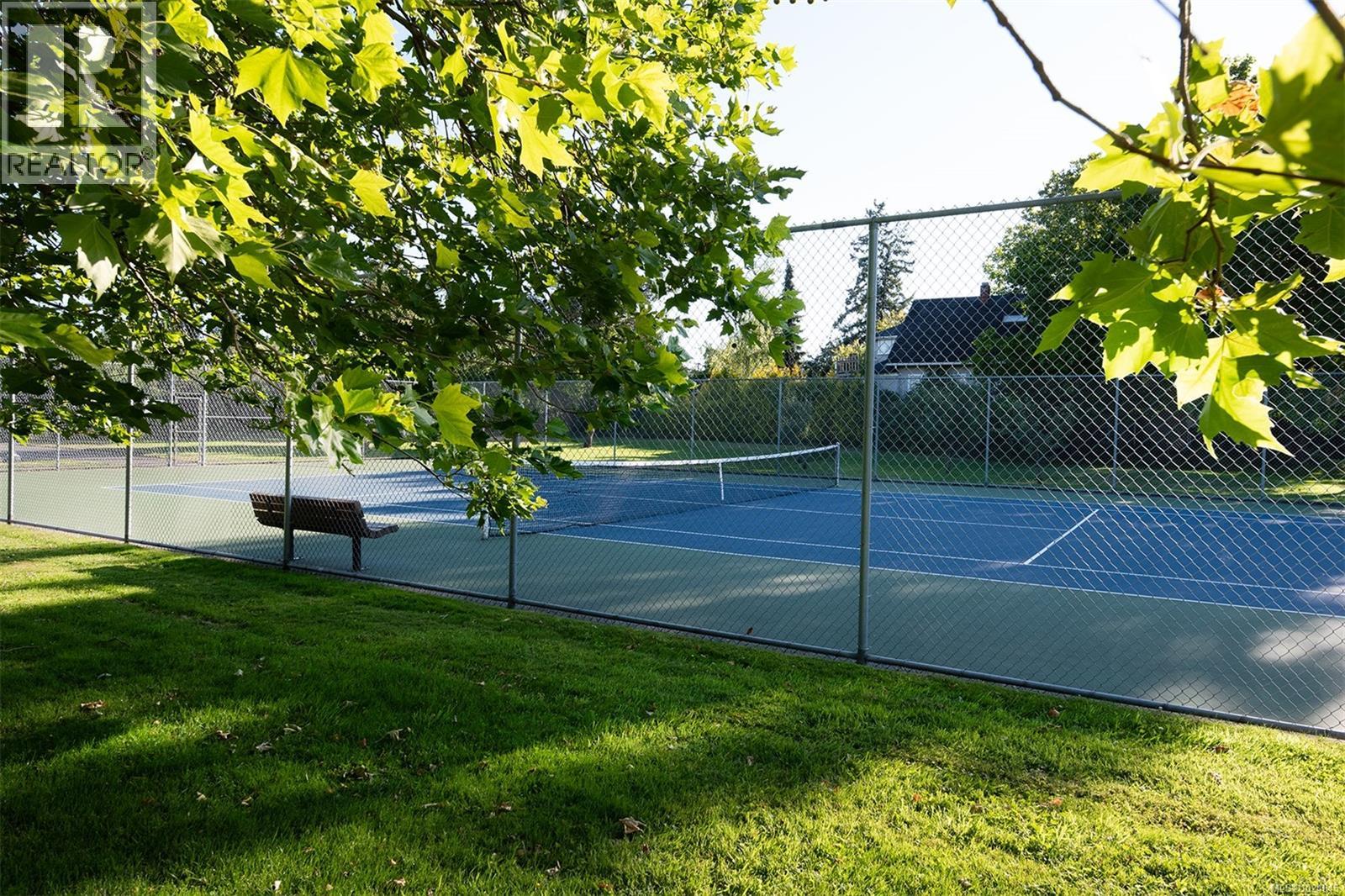 305 3363 Glasgow Ave, Saanich, British Columbia V8X 1M5 - Photo 26 - 1024845