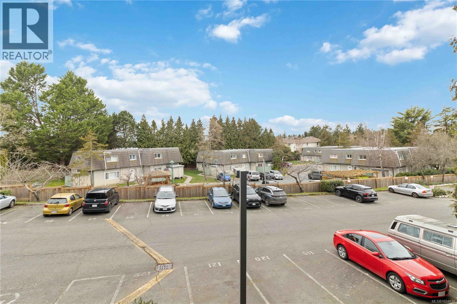 312 3252 Glasgow Ave, Saanich, British Columbia  V8X 1M2 - Photo 26 - 1024834