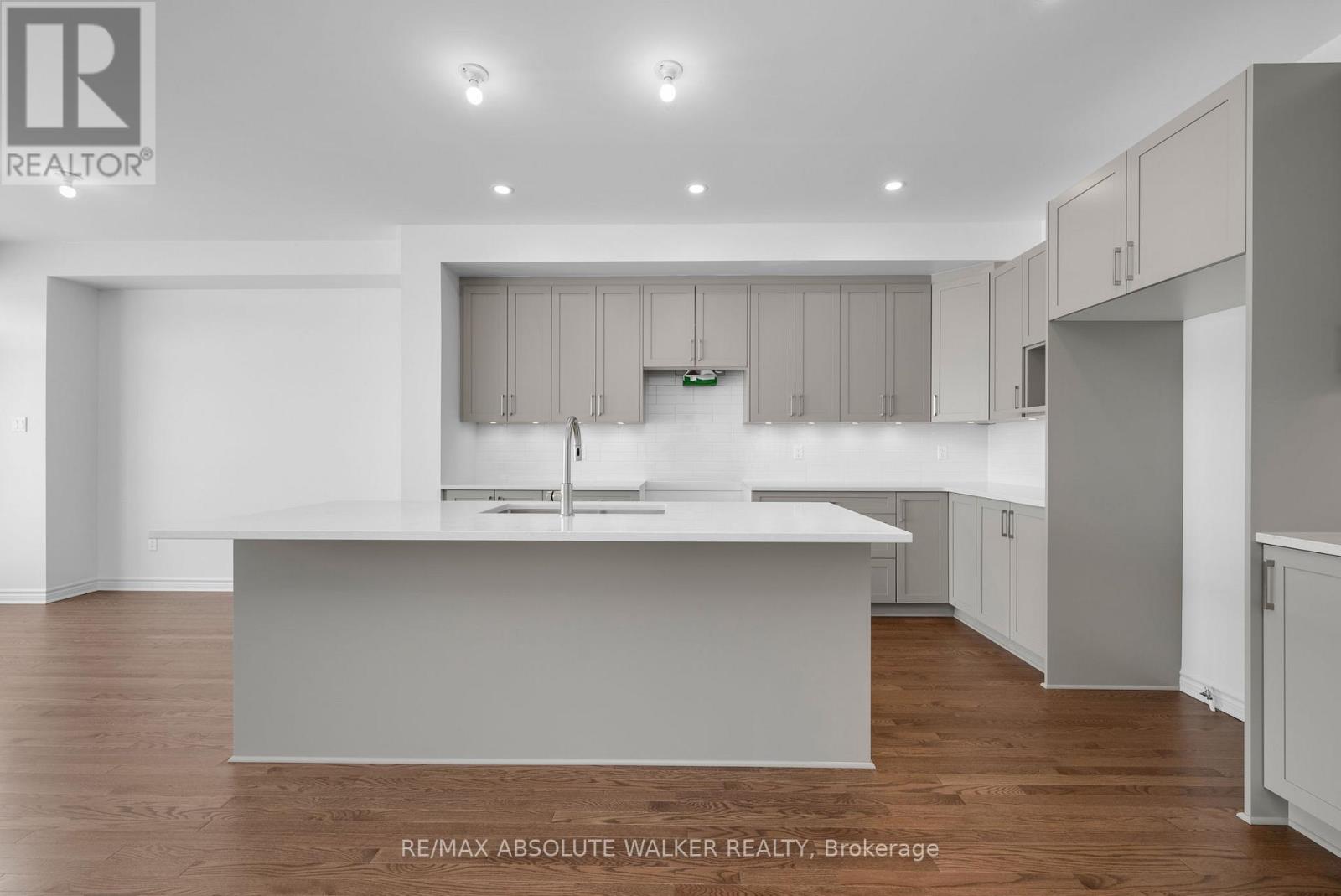 152 Kerala Place, Ottawa, Ontario  K1T 0Z3 - Photo 12 - X12605810