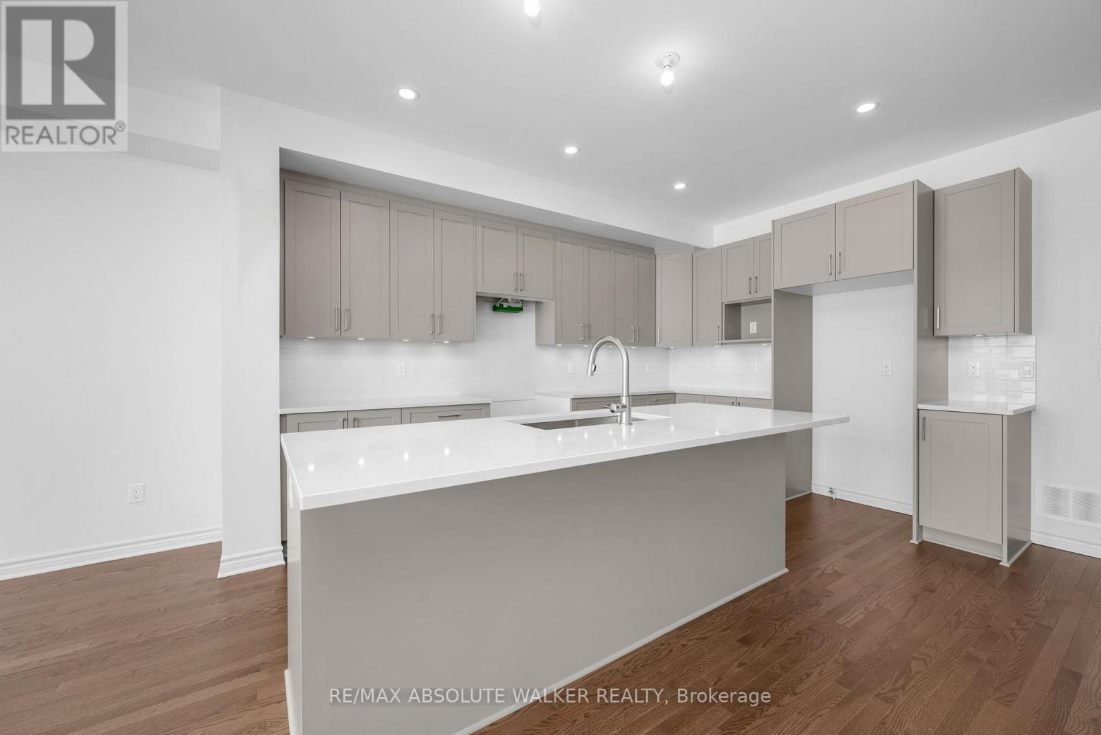 152 Kerala Place, Ottawa, Ontario  K1T 0Z3 - Photo 13 - X12605810