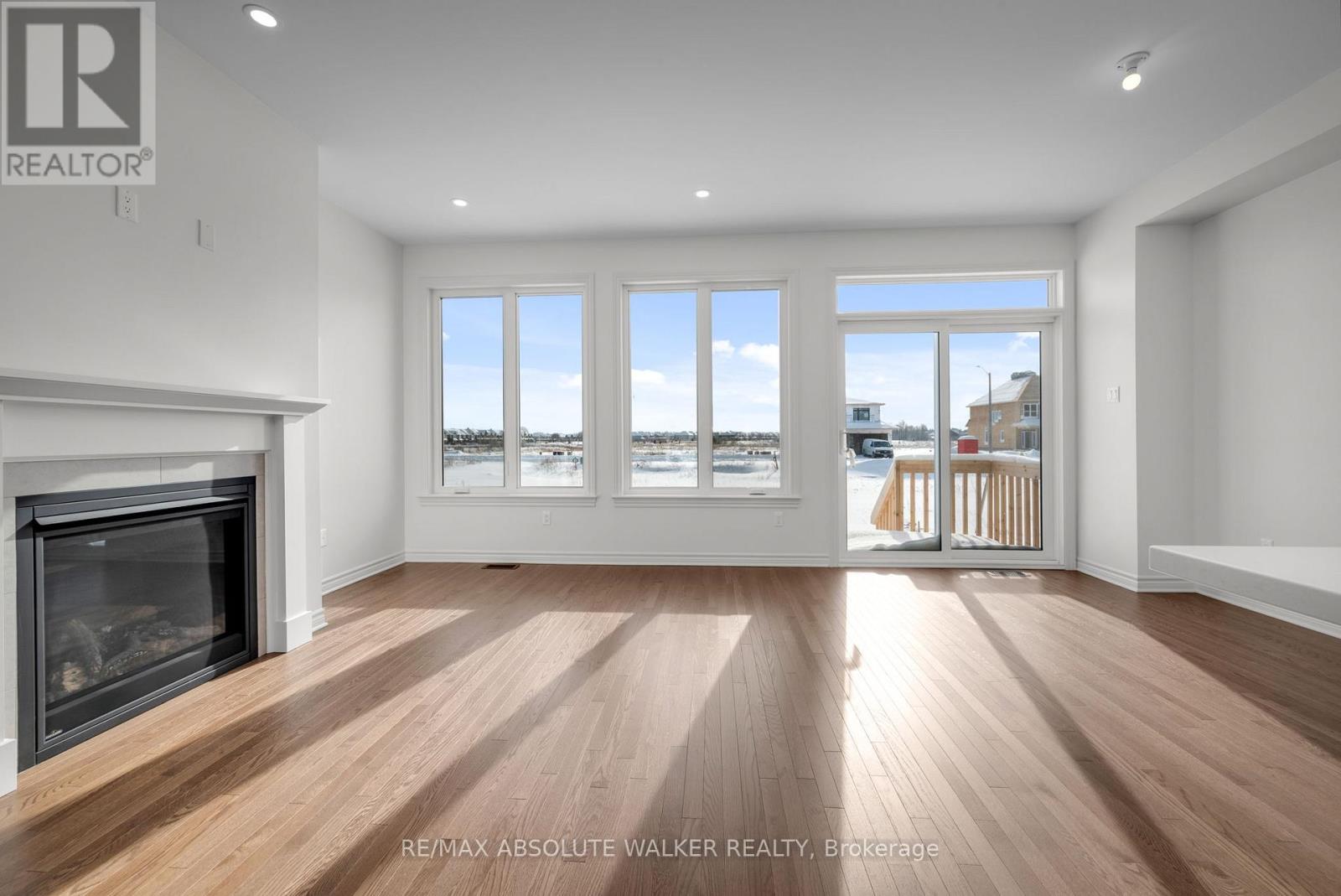 152 Kerala Place, Ottawa, Ontario  K1T 0Z3 - Photo 5 - X12605810