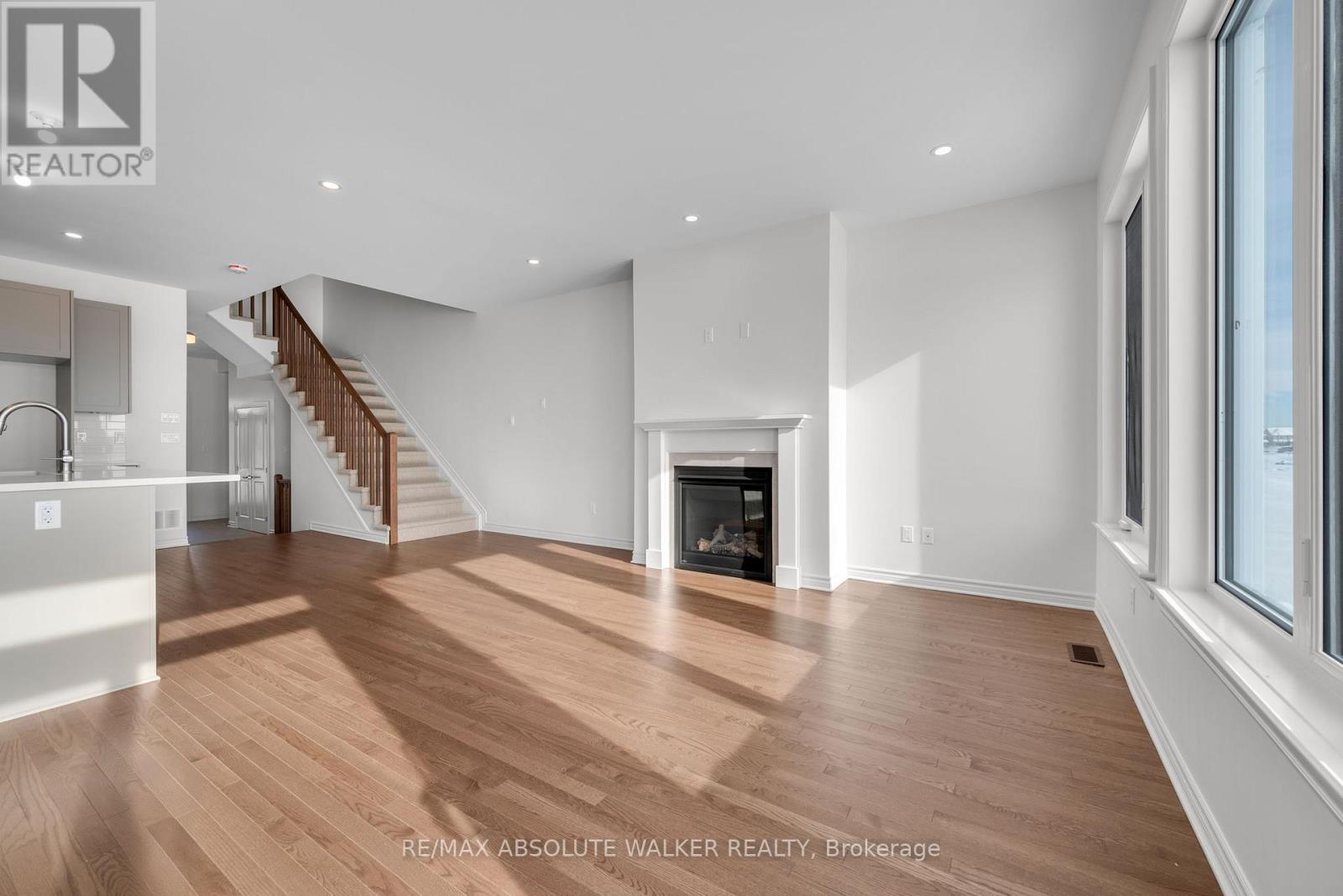 152 Kerala Place, Ottawa, Ontario  K1T 0Z3 - Photo 6 - X12605810