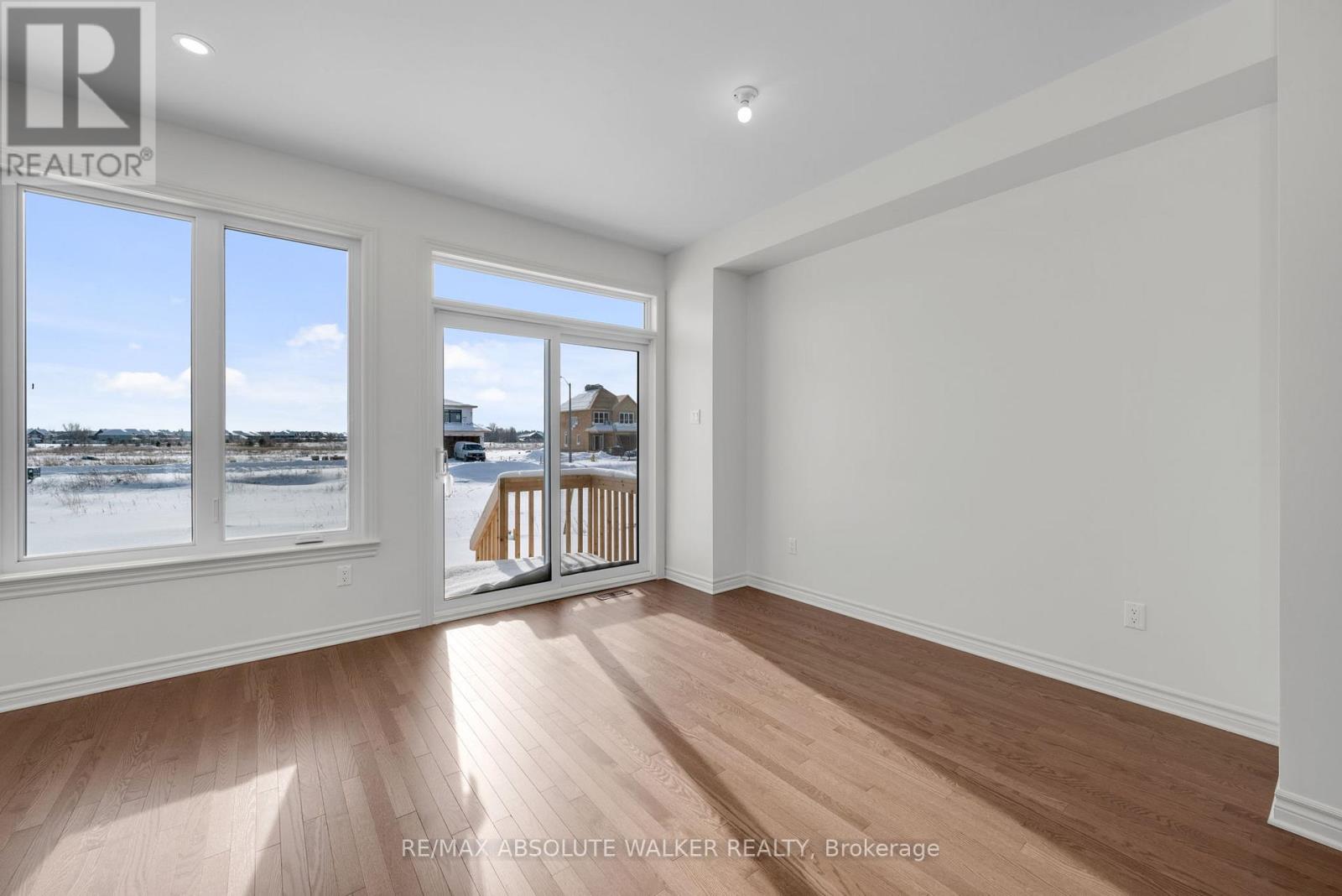 152 Kerala Place, Ottawa, Ontario  K1T 0Z3 - Photo 9 - X12605810