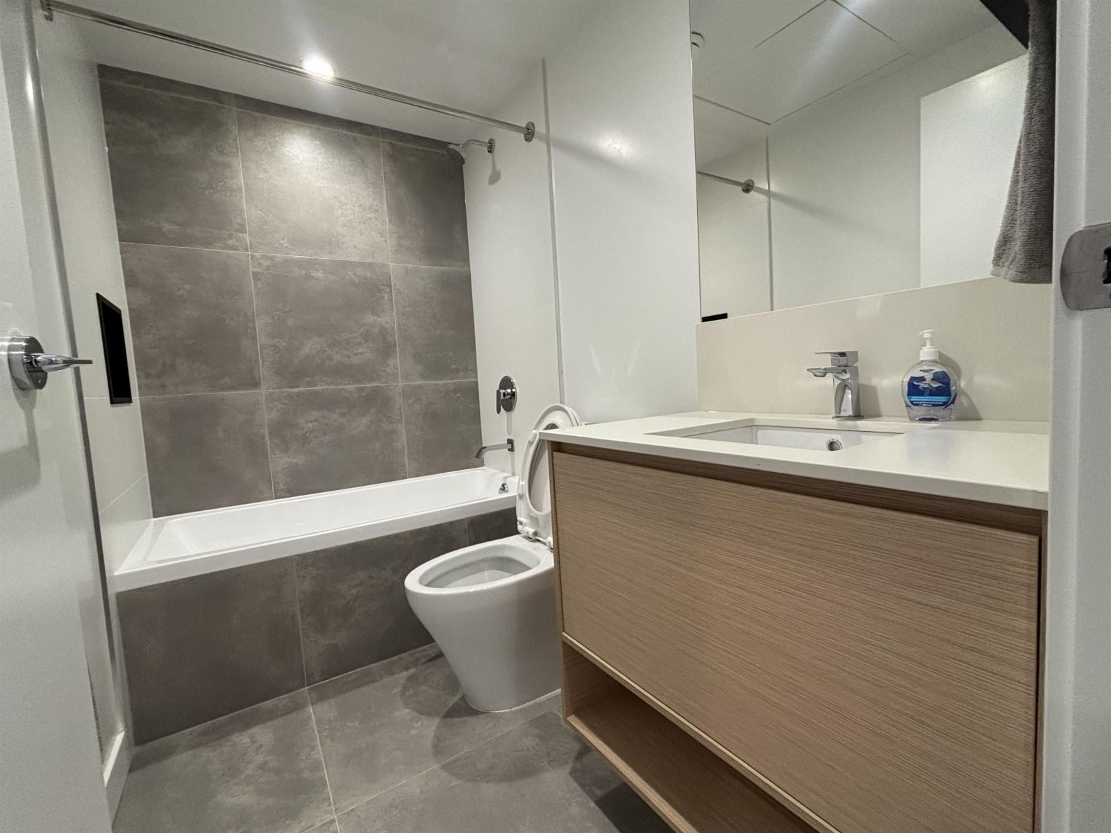 3508 13725 George Junction, Surrey, British Columbia  V3T 0V7 - Photo 6 - R3083530