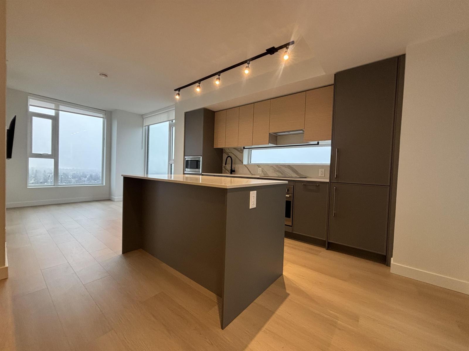 3508 13725 George Junction, Surrey, British Columbia  V3T 0V7 - Photo 2 - R3083530