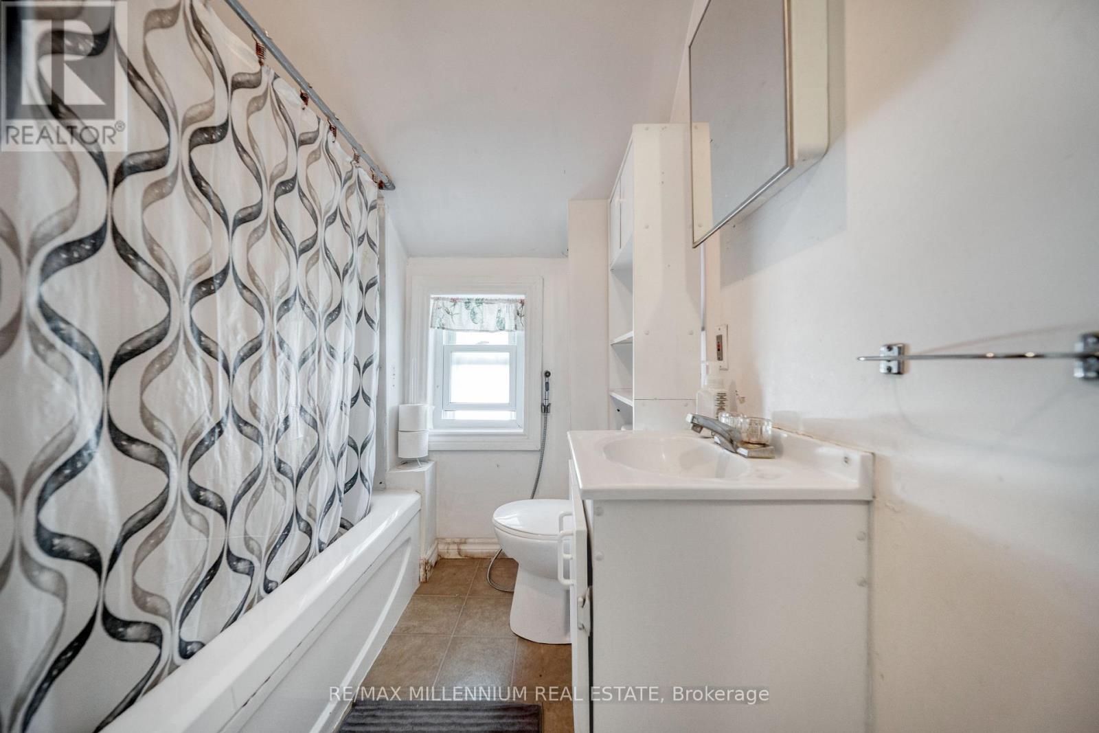 173 Barrie Road, Orillia, Ontario  L3V 2P6 - Photo 6 - S12746702