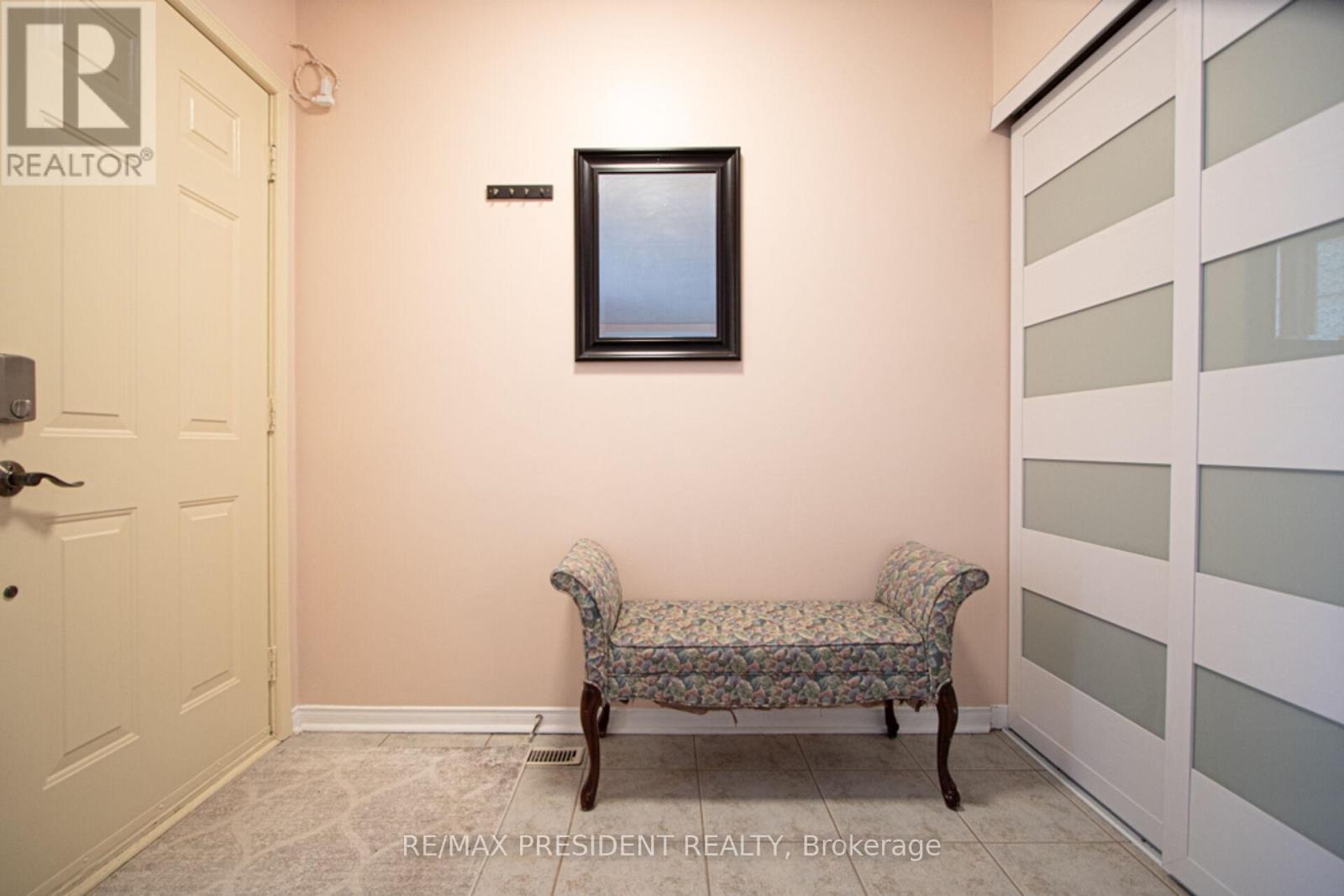 2957 Jackson Drive, Burlington, Ontario  L7M 4K6 - Photo 5 - W12746704