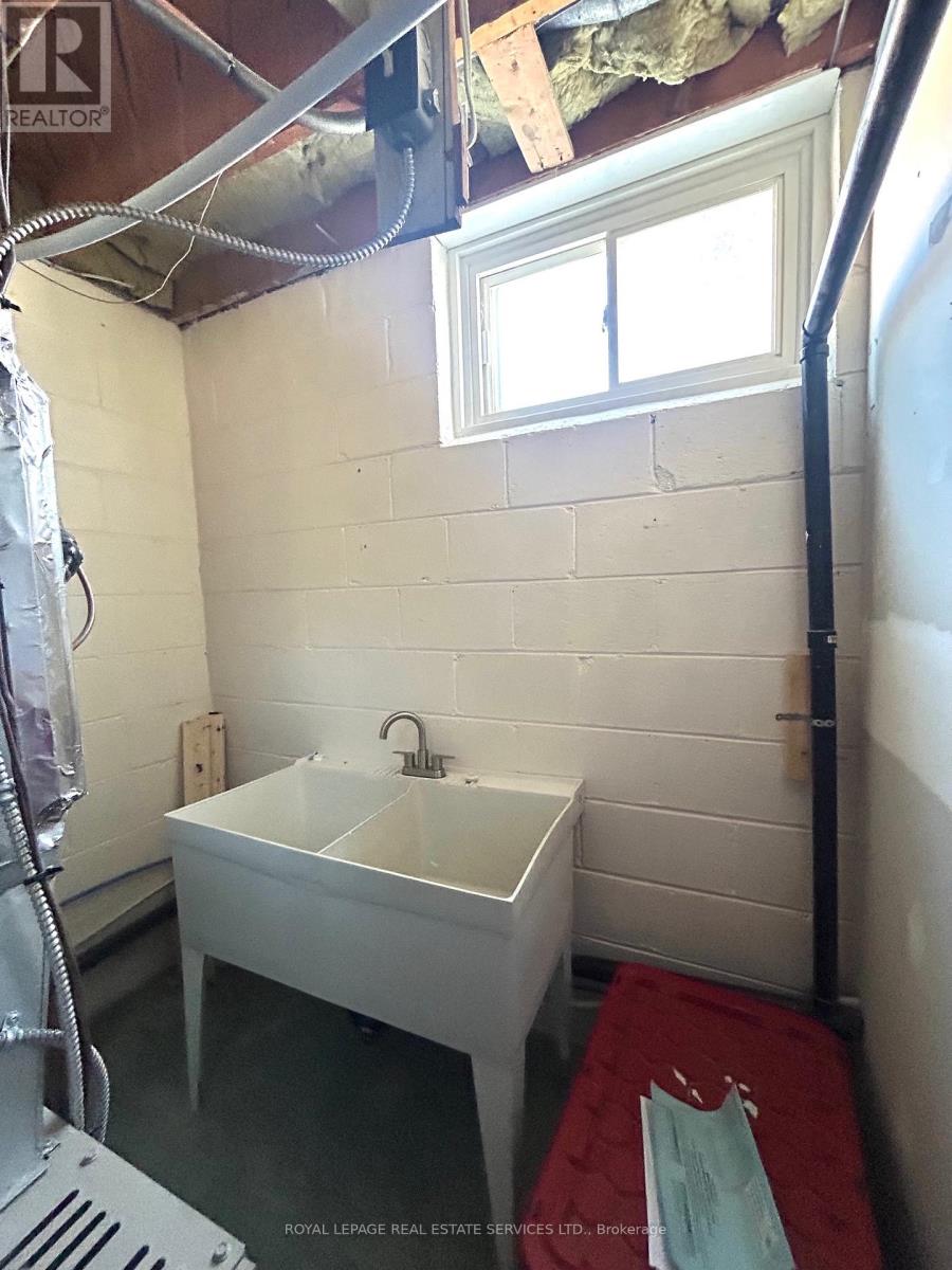 Basement - 3527 The Credit Woodlands, Mississauga, Ontario  L5C 2K7 - Photo 23 - W12746726