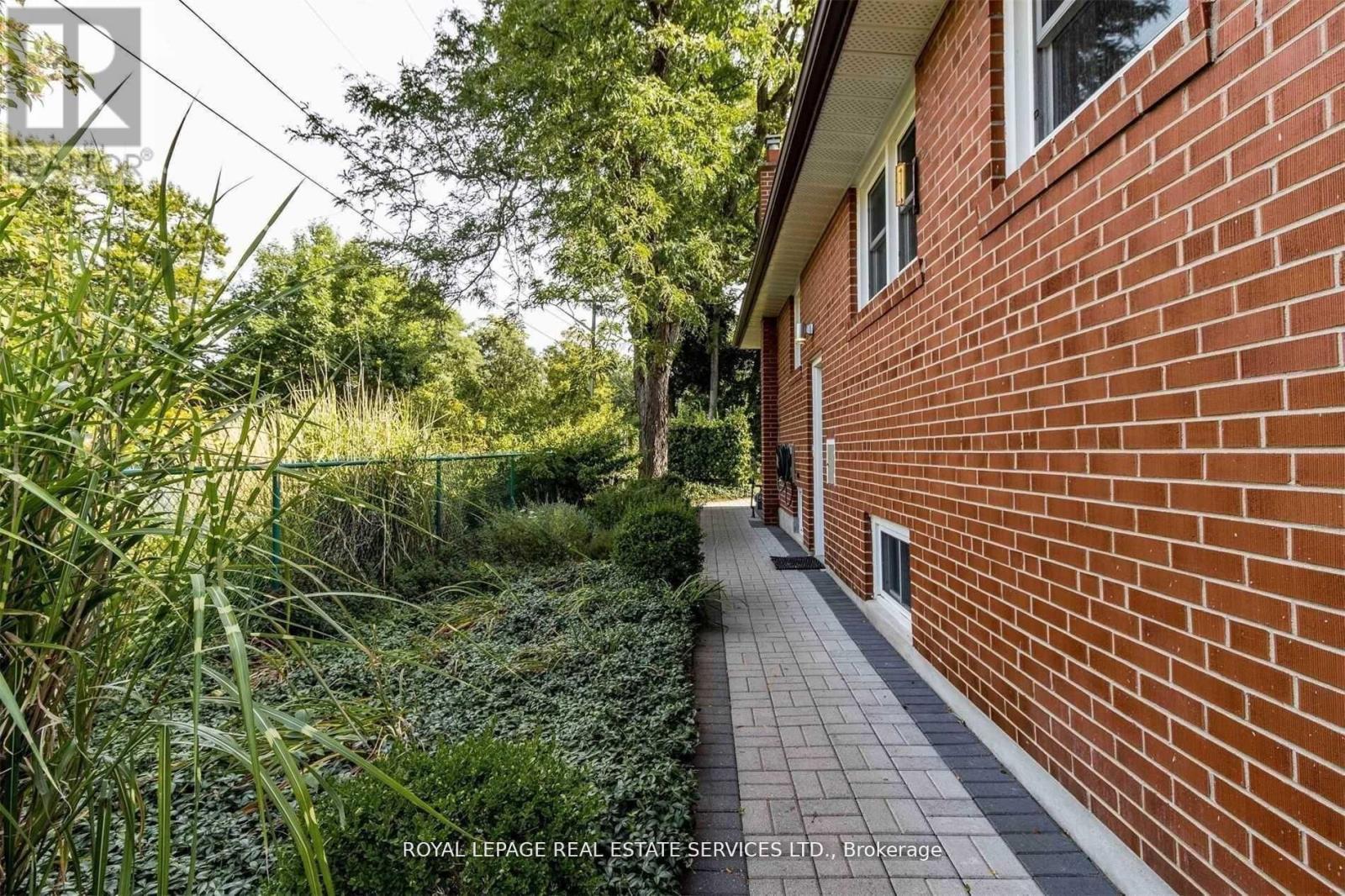 Basement - 3527 The Credit Woodlands, Mississauga, Ontario  L5C 2K7 - Photo 3 - W12746726
