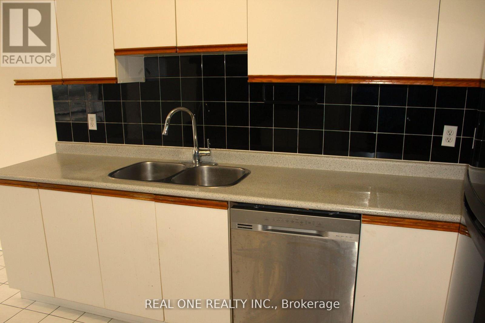 27 - 2550 Thomas Street, Mississauga, Ontario  L5M 5N8 - Photo 7 - W12746732