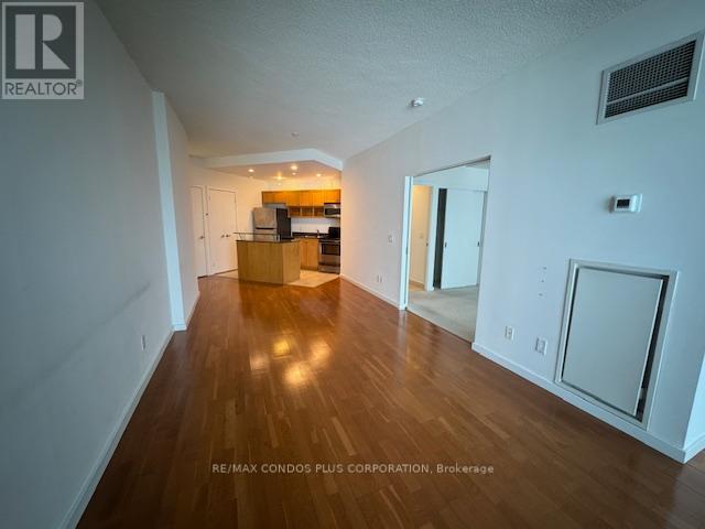 3403 - 208 QUEENS QUAY W