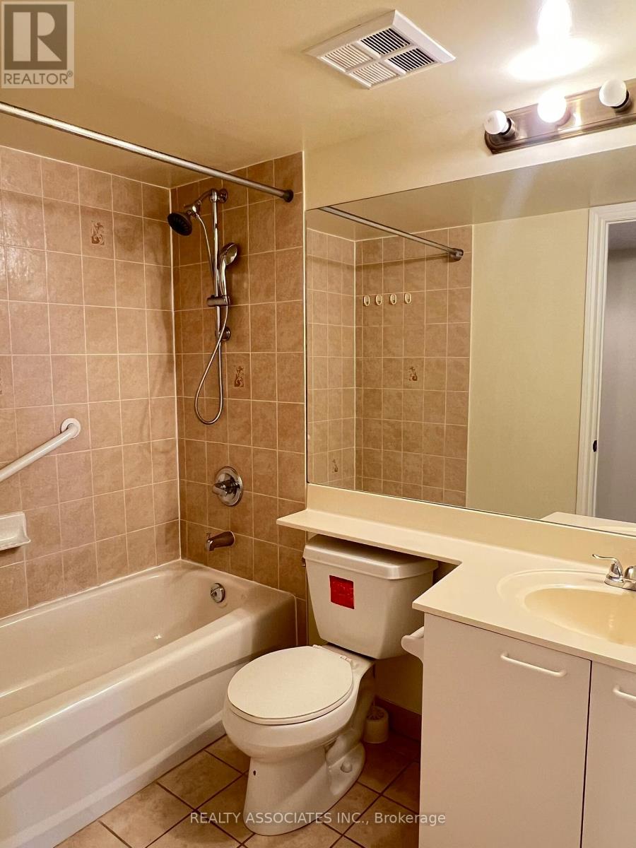 303 - 130 Pond Drive, Markham, Ontario  L3T 7W5 - Photo 19 - N12744166