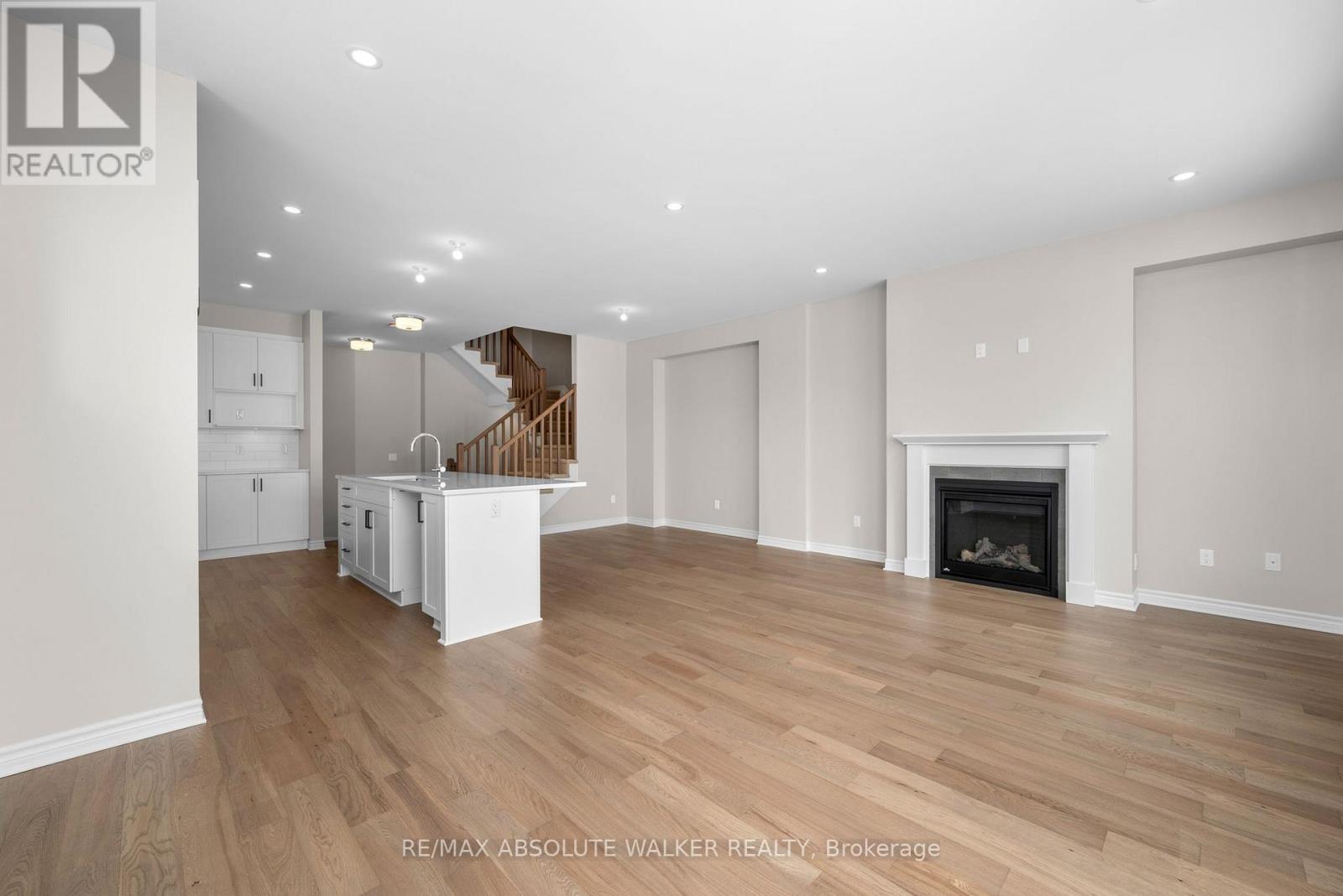 154 Kerala Place, Ottawa, Ontario  K1T 0Z3 - Photo 13 - X12605892