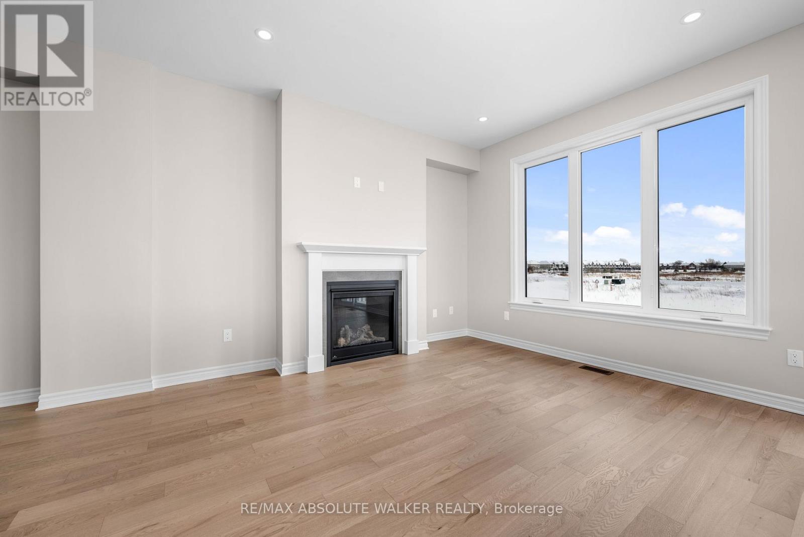 154 Kerala Place, Ottawa, Ontario  K1T 0Z3 - Photo 7 - X12605892