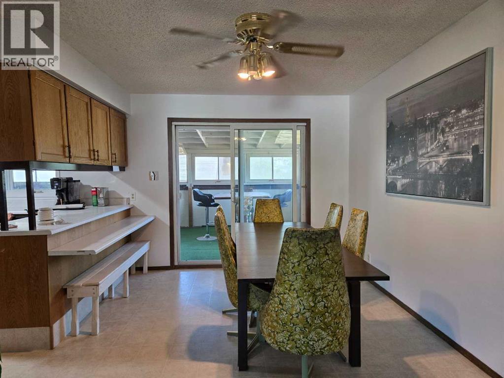 3002 225 Street, Bellevue, Alberta  T0K 0C0 - Photo 6 - A2264792