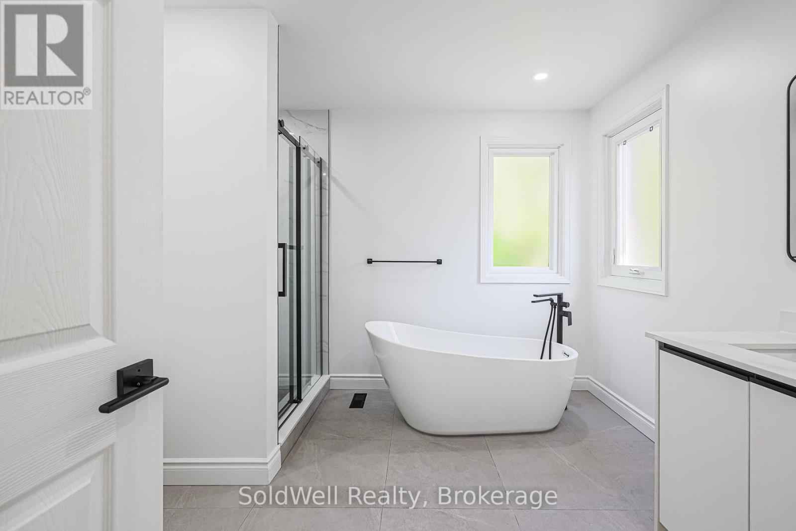 160 Charles Street, Vaughan, Ontario  L4J 3C7 - Photo 22 - N12746744