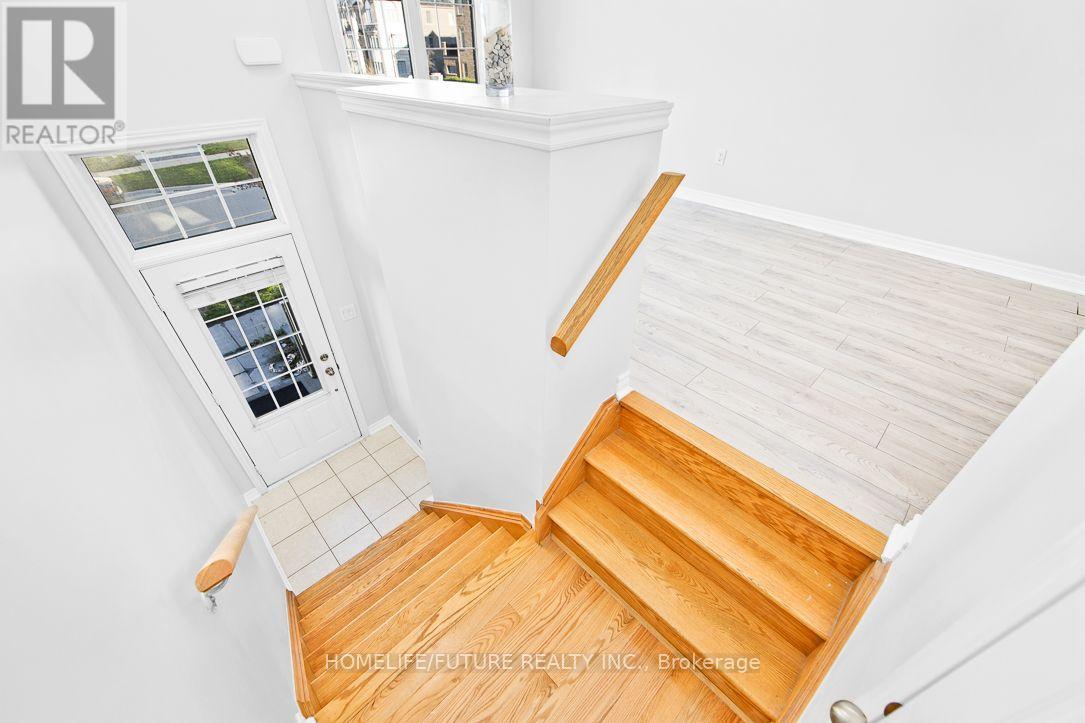 282 Delray Drive, Markham, Ontario  L3P 3J3 - Photo 3 - N12746750