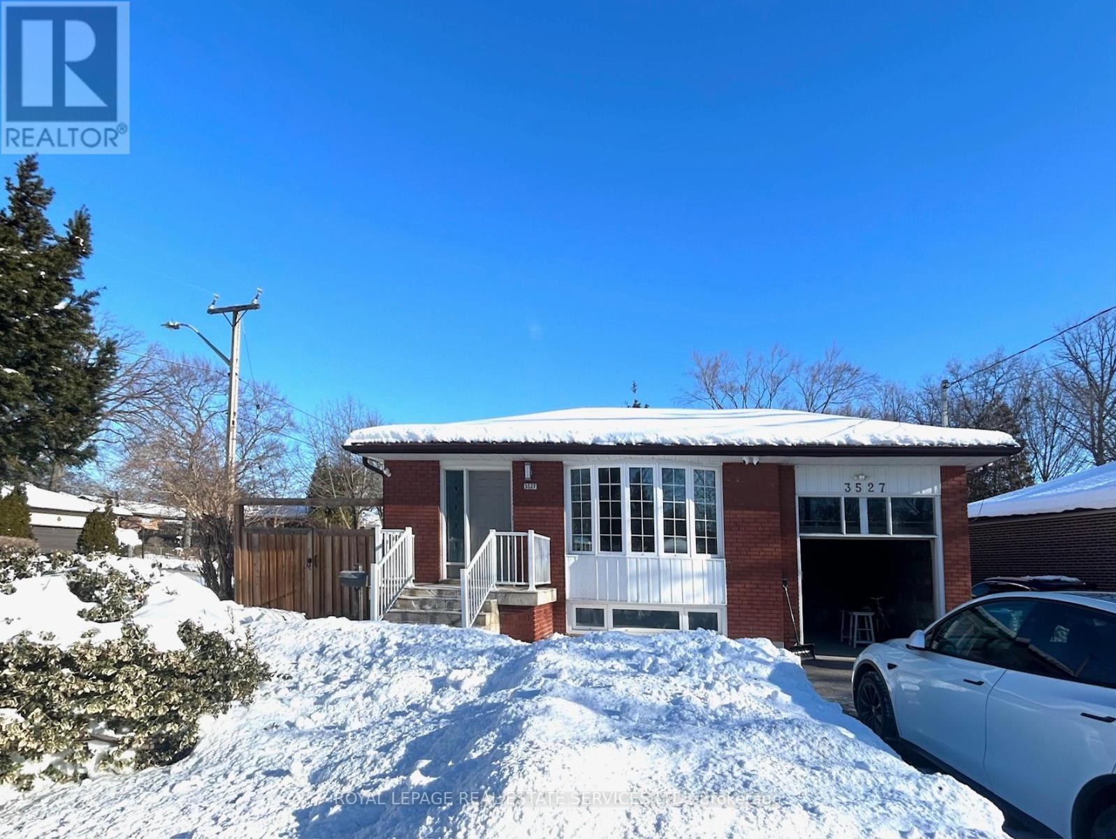 UPPER - 3527 THE CREDIT WOODLANDS, Mississauga, Ontario