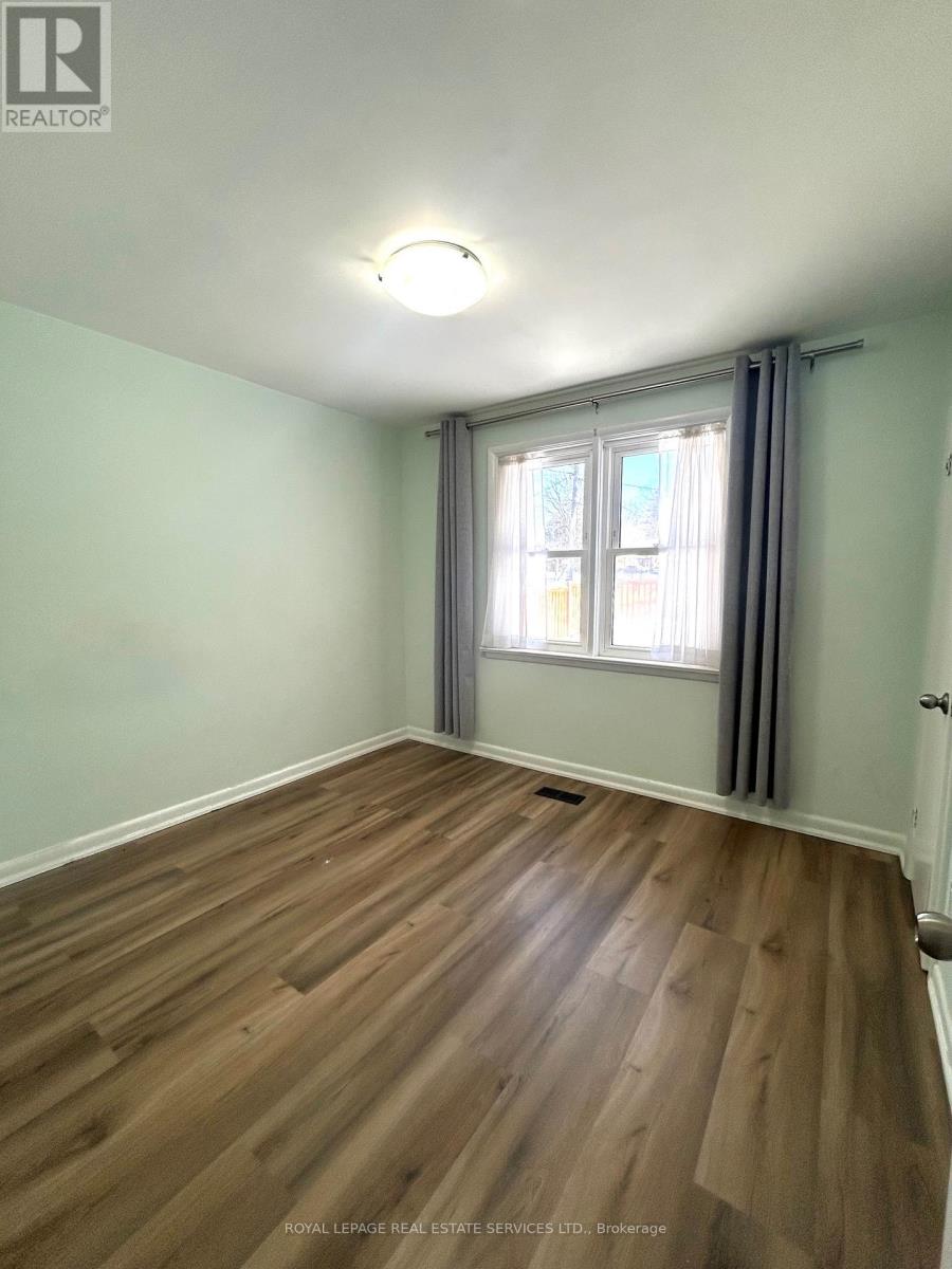 Upper - 3527 The Credit Woodlands, Mississauga, Ontario  L5C 2K7 - Photo 15 - W12746752