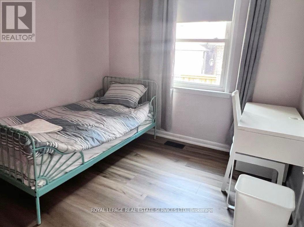 Upper - 3527 The Credit Woodlands, Mississauga, Ontario  L5C 2K7 - Photo 17 - W12746752