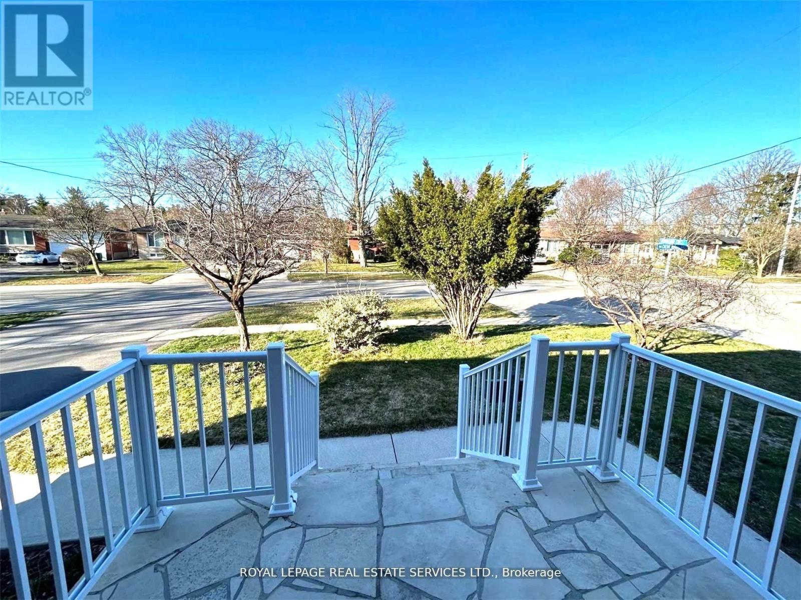 Upper - 3527 The Credit Woodlands, Mississauga, Ontario  L5C 2K7 - Photo 4 - W12746752