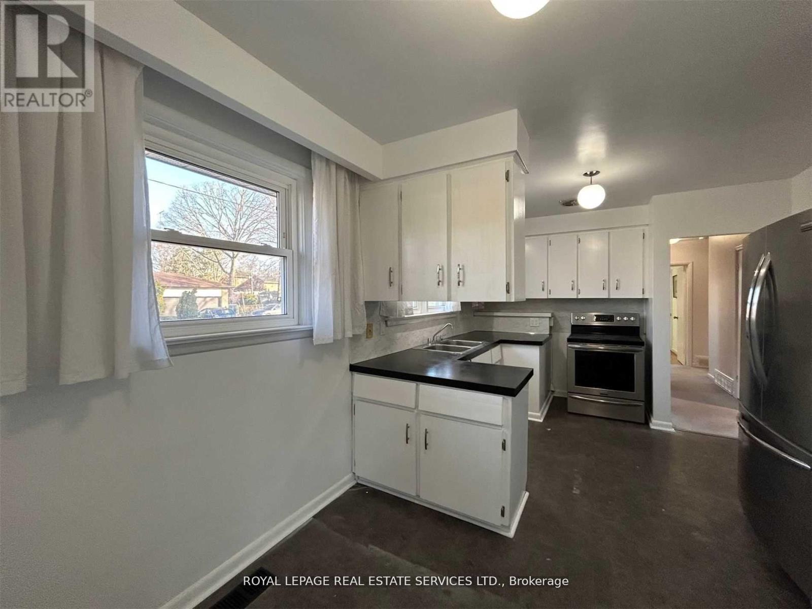 Upper - 3527 The Credit Woodlands, Mississauga, Ontario  L5C 2K7 - Photo 8 - W12746752