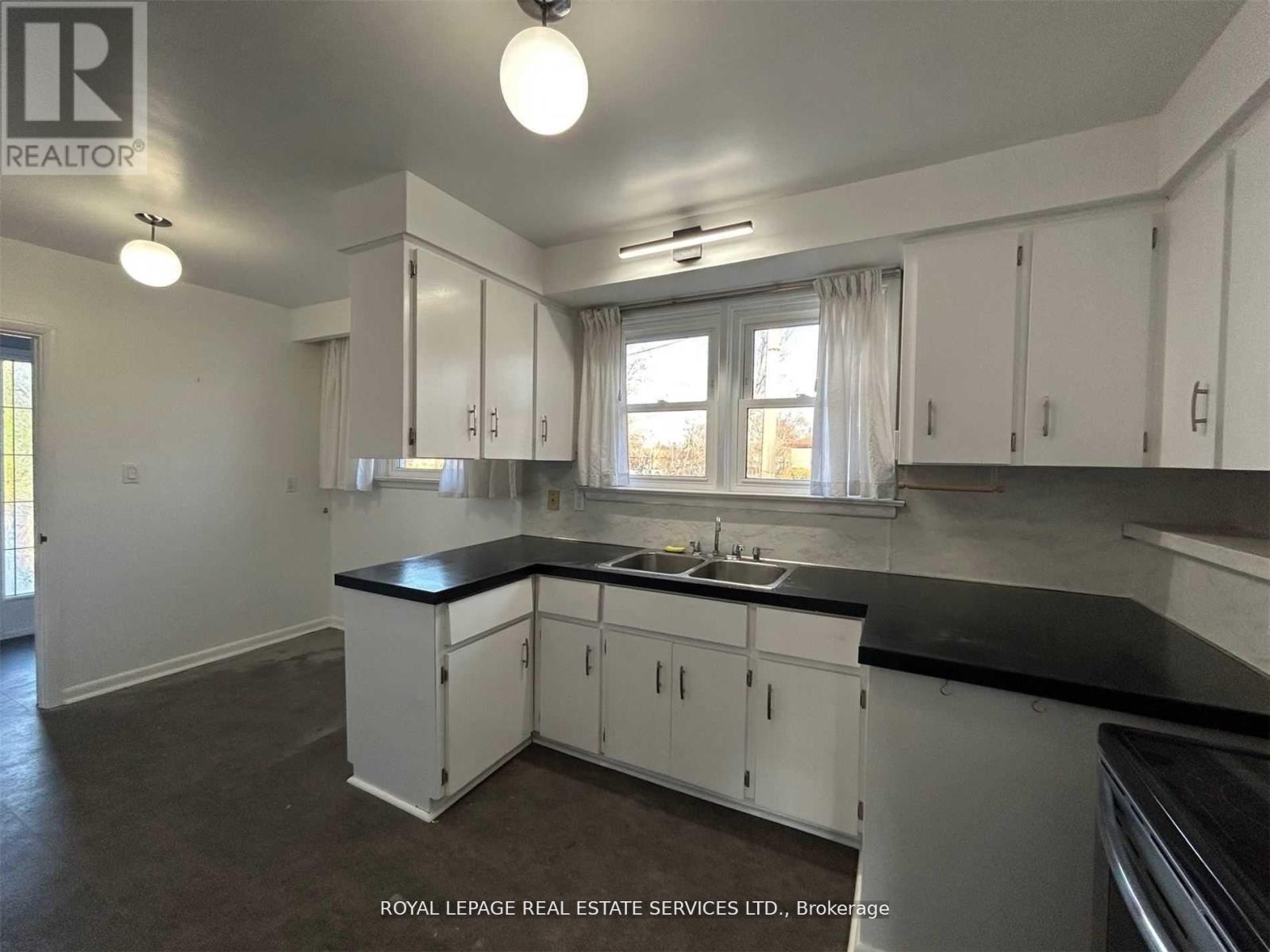 Upper - 3527 The Credit Woodlands, Mississauga, Ontario  L5C 2K7 - Photo 9 - W12746752