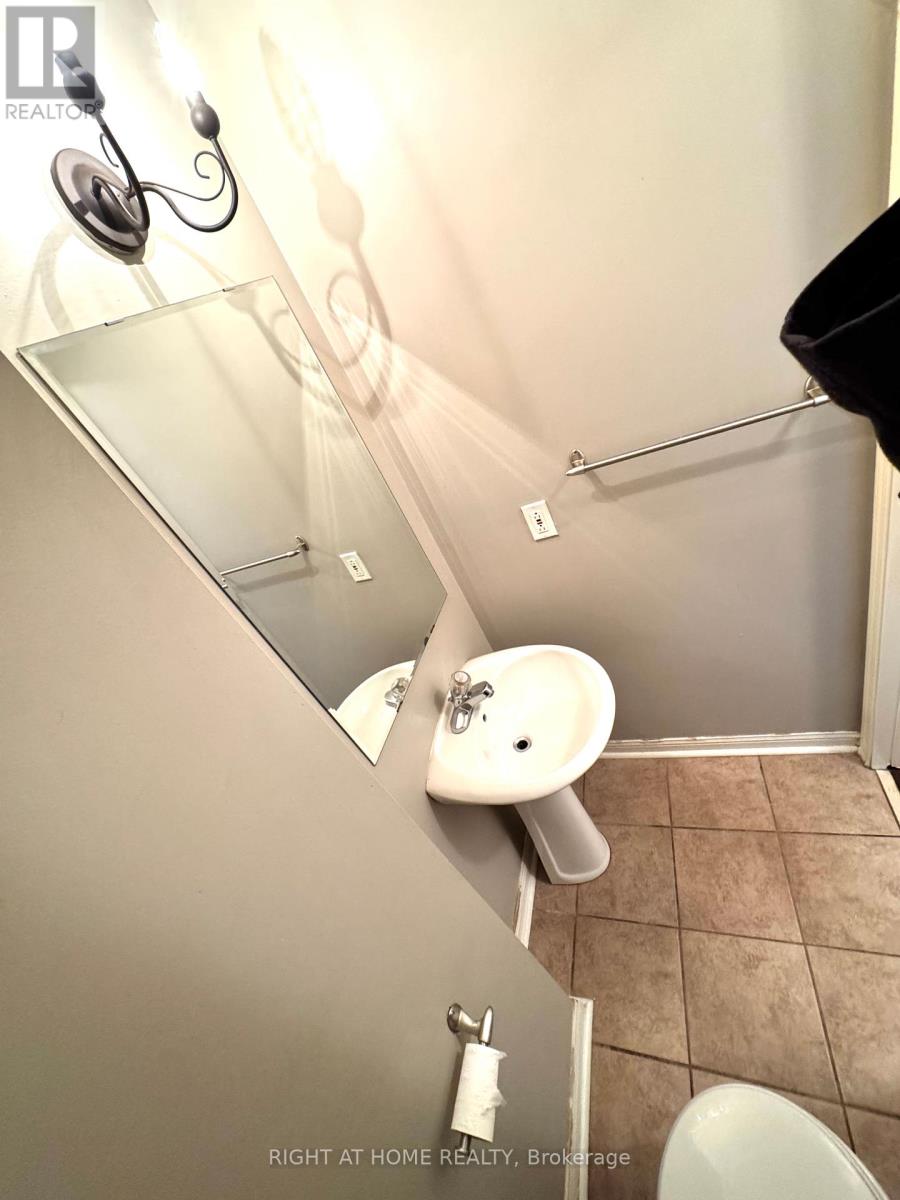 1345 Goldhawk Trail, Oakville, Ontario  L6M 3Y5 - Photo 10 - W12746756