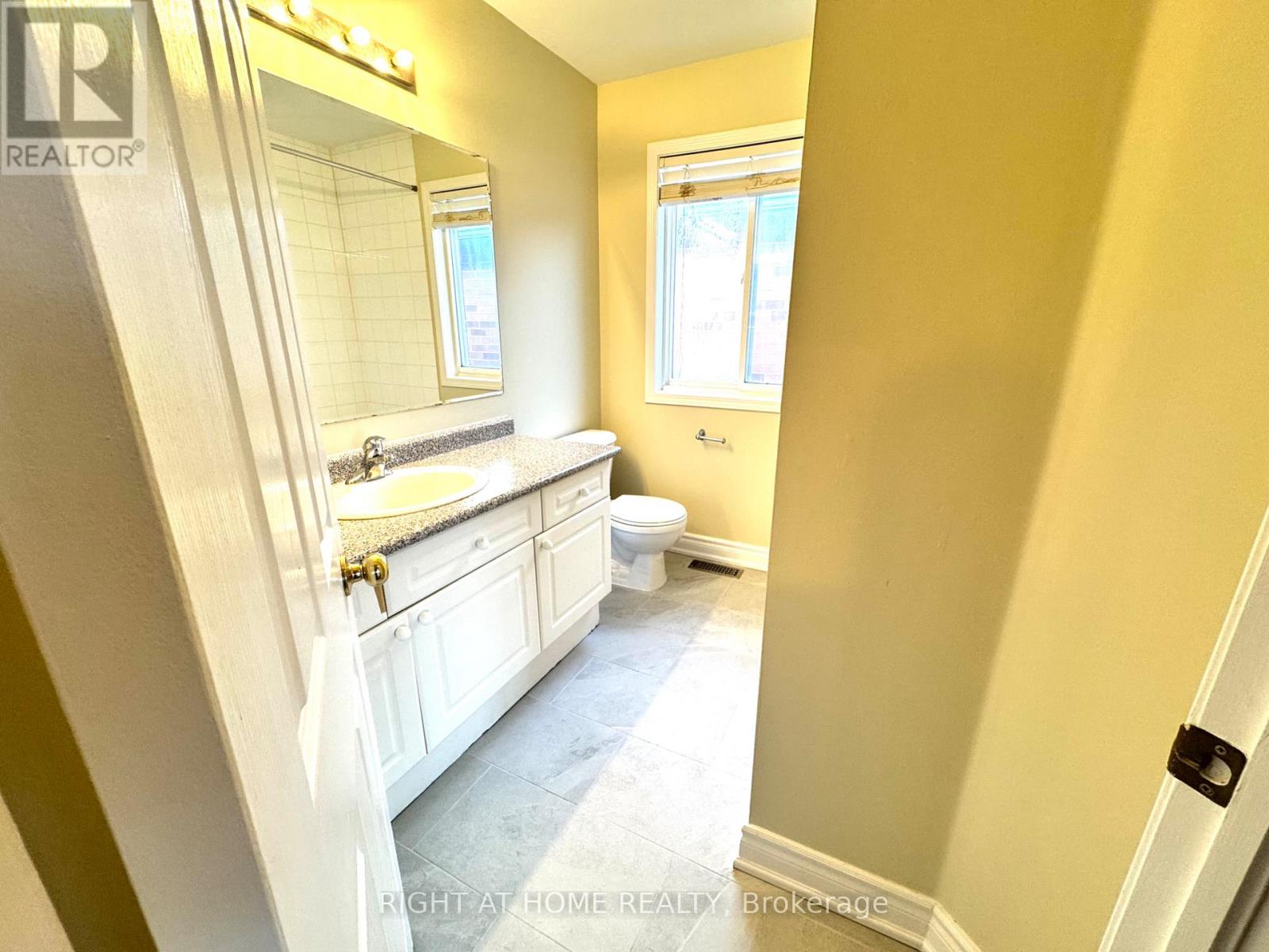 1345 Goldhawk Trail, Oakville, Ontario  L6M 3Y5 - Photo 17 - W12746756