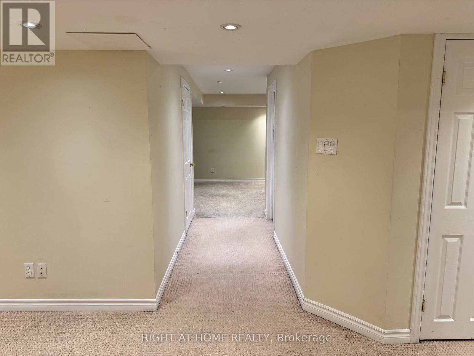 1345 Goldhawk Trail, Oakville, Ontario  L6M 3Y5 - Photo 19 - W12746756