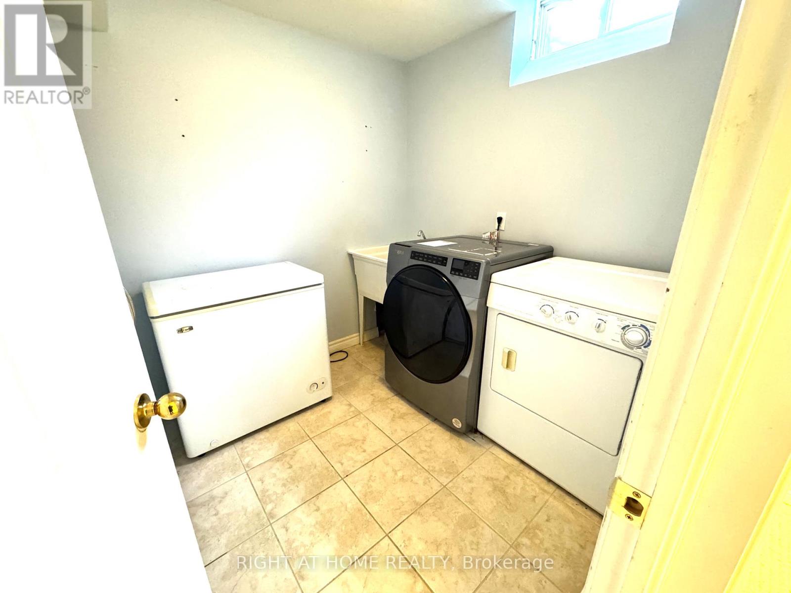 1345 Goldhawk Trail, Oakville, Ontario  L6M 3Y5 - Photo 20 - W12746756