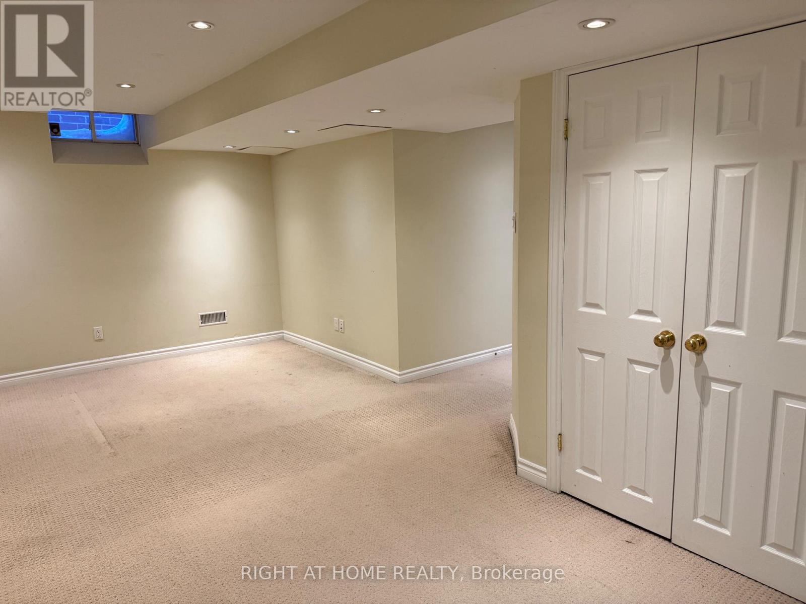 1345 Goldhawk Trail, Oakville, Ontario  L6M 3Y5 - Photo 21 - W12746756