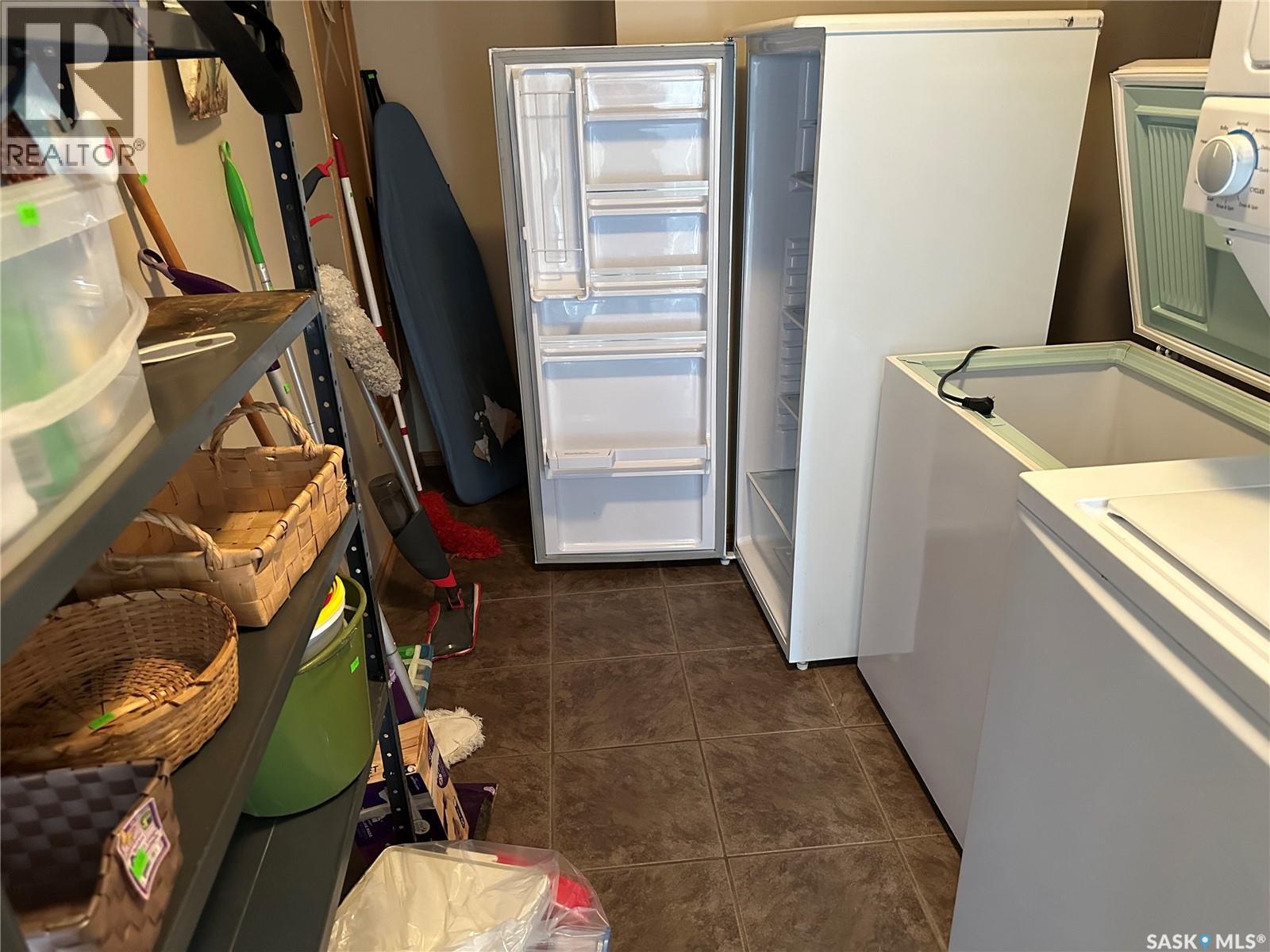 430 2nd Street Ne, Weyburn, Saskatchewan  S4H 0V5 - Photo 11 - SK027762