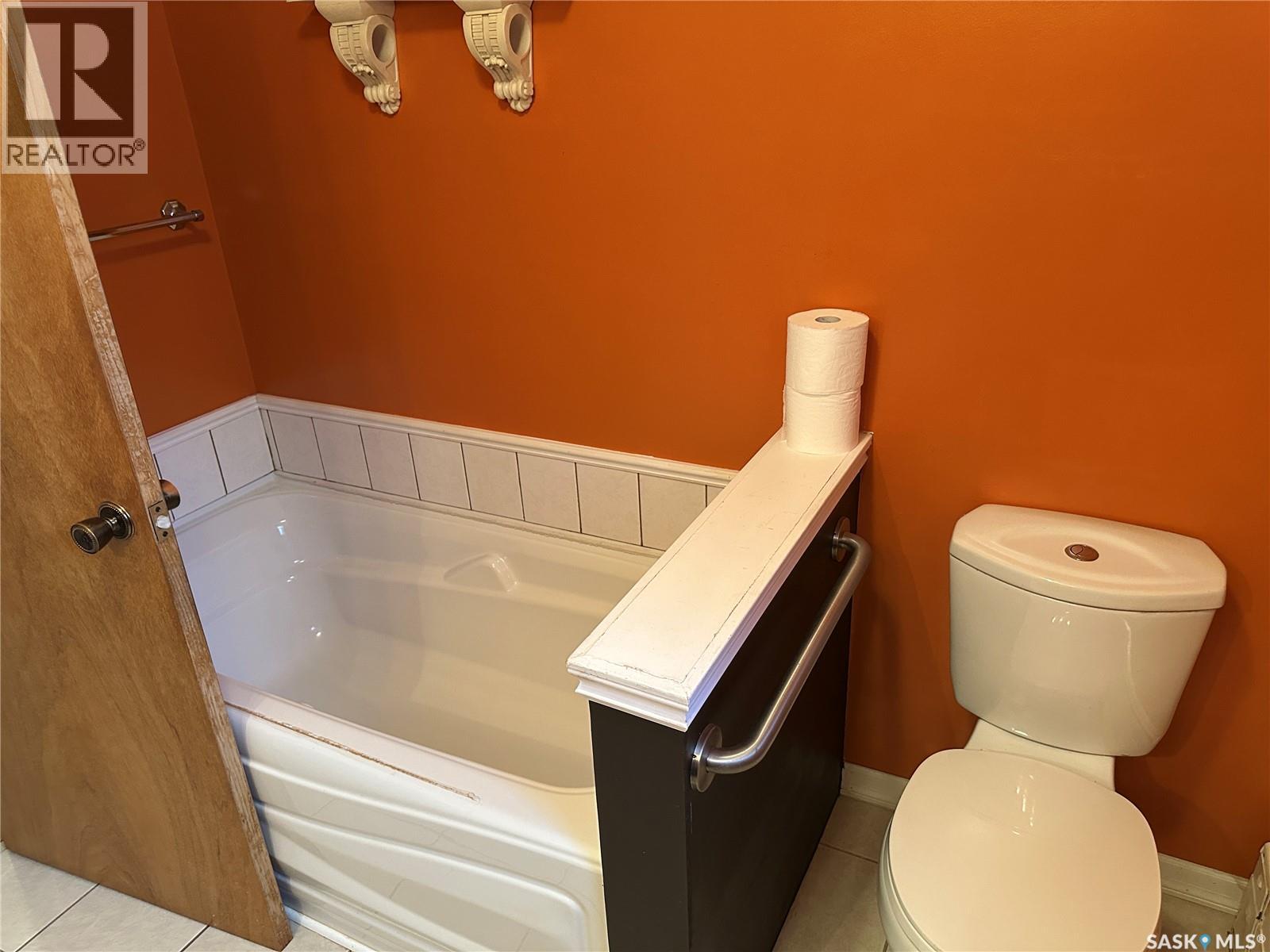 430 2nd Street Ne, Weyburn, Saskatchewan  S4H 0V5 - Photo 15 - SK027762