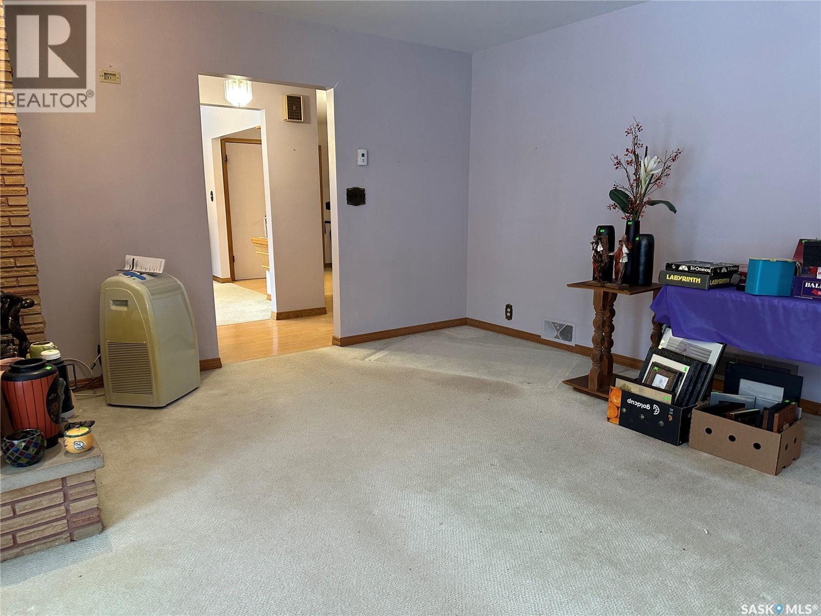 430 2nd Street Ne, Weyburn, Saskatchewan  S4H 0V5 - Photo 4 - SK027762