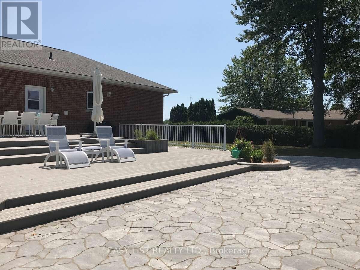 36 Elizabeth Drive, South Dundas, Ontario  K0E 1K0 - Photo 10 - X12746760