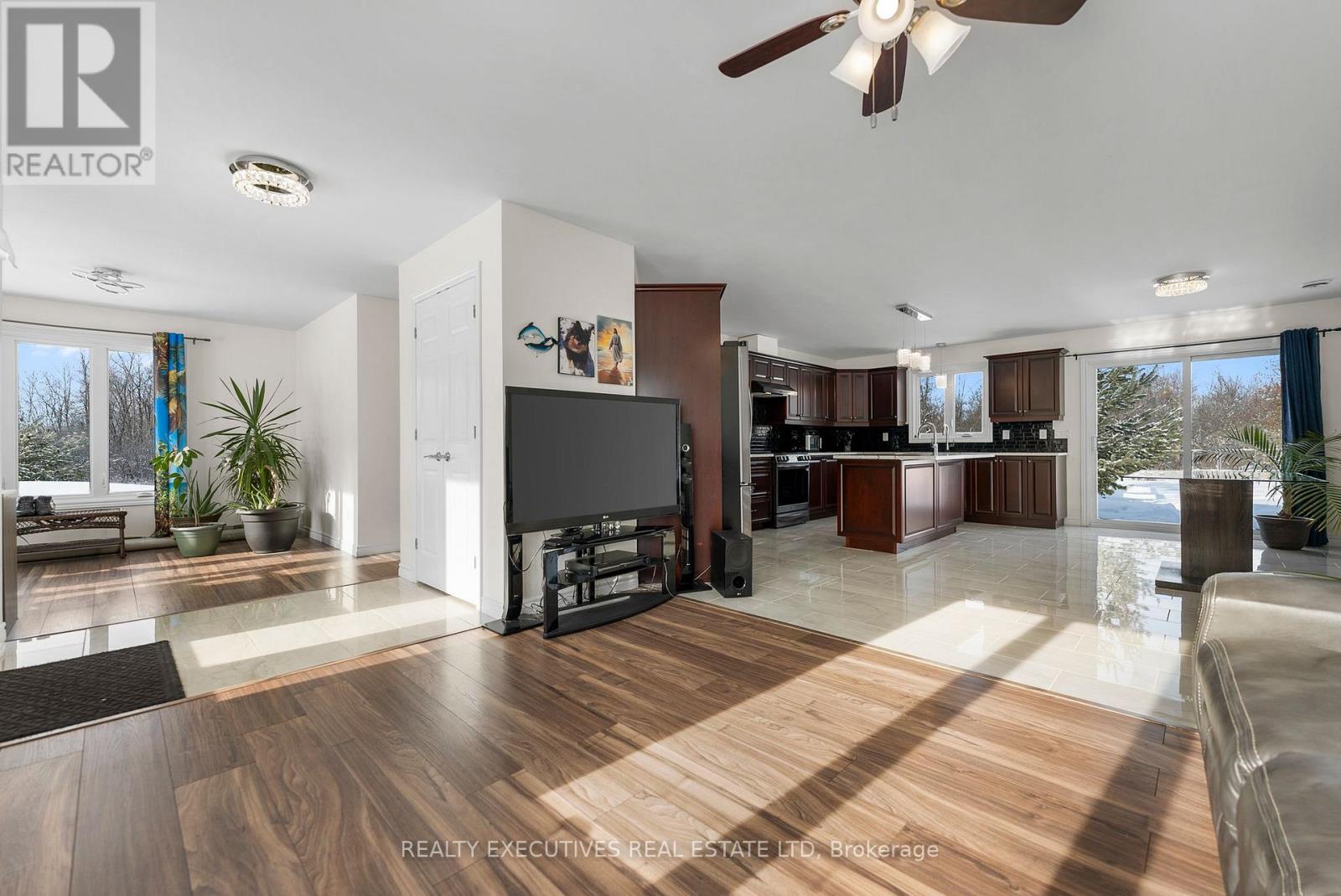 1991 Finch-Winchester Road, North Stormont, Ontario  K0C 1H0 - Photo 11 - X12746780