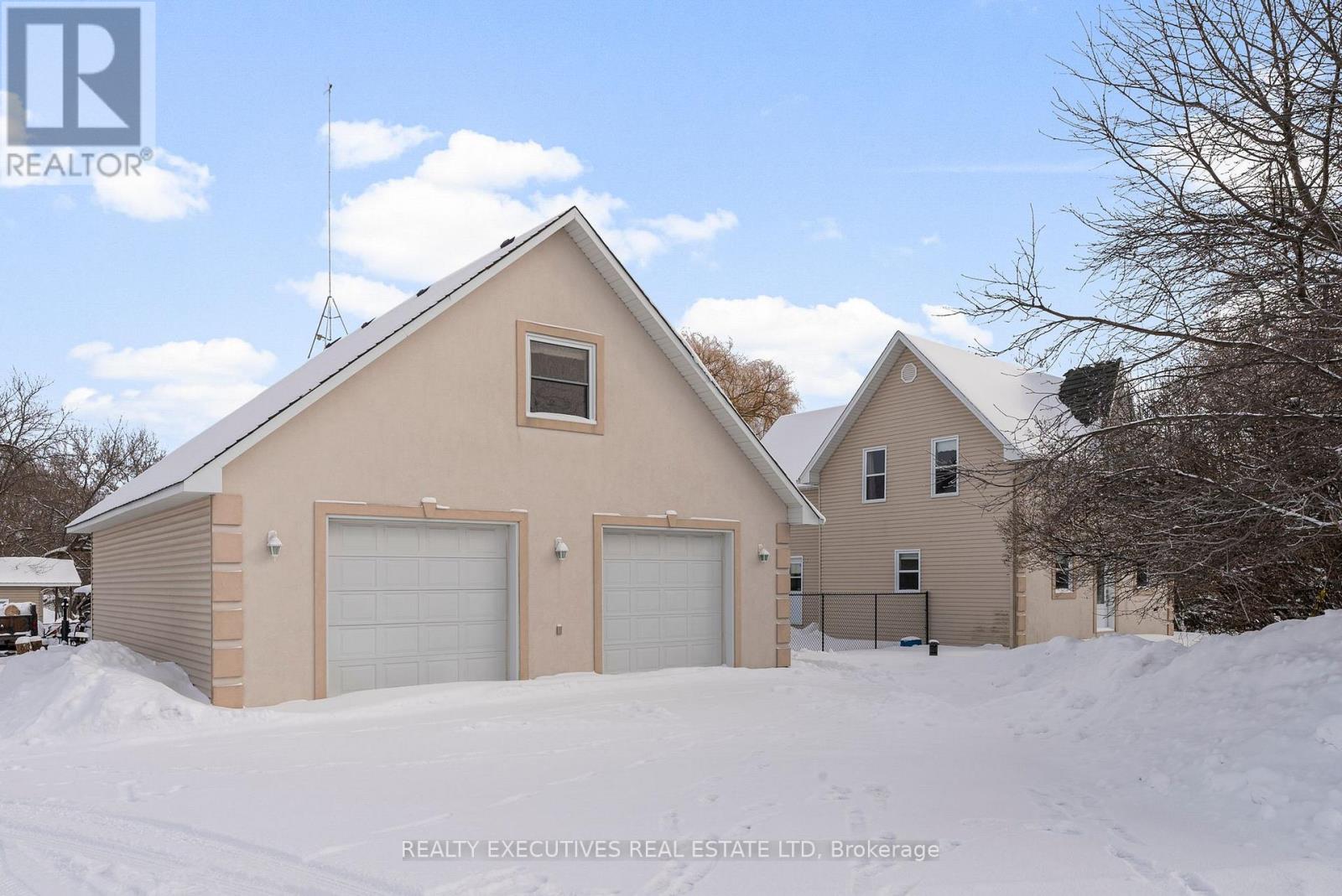 1991 Finch-Winchester Road, North Stormont, Ontario  K0C 1H0 - Photo 3 - X12746780