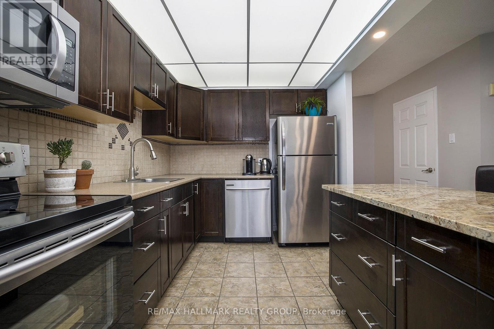 1005 - 1380 Prince Of Wales Drive, Ottawa, Ontario  K2C 3N5 - Photo 11 - X12512374